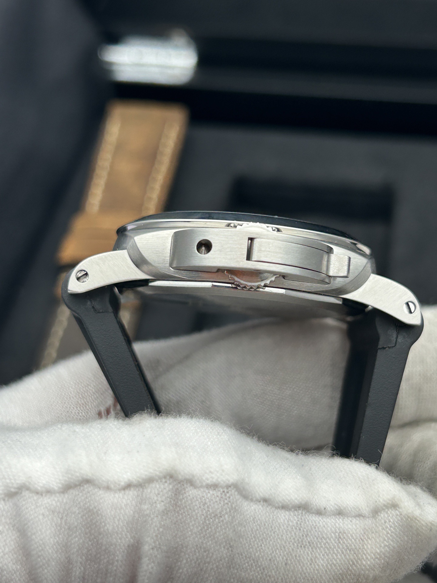 Panerai pam01270 detail 3