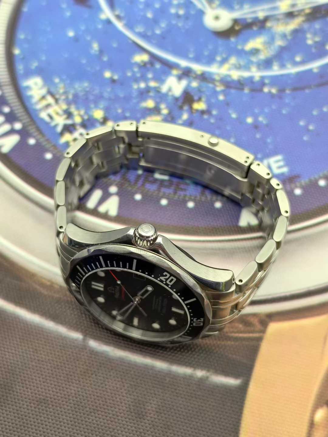 Omega 212.30.41.20.01.002 detail 3
