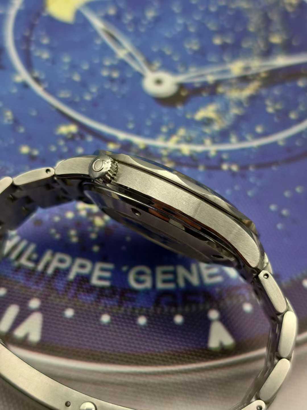 Omega 212.30.41.20.01.002 detail 4