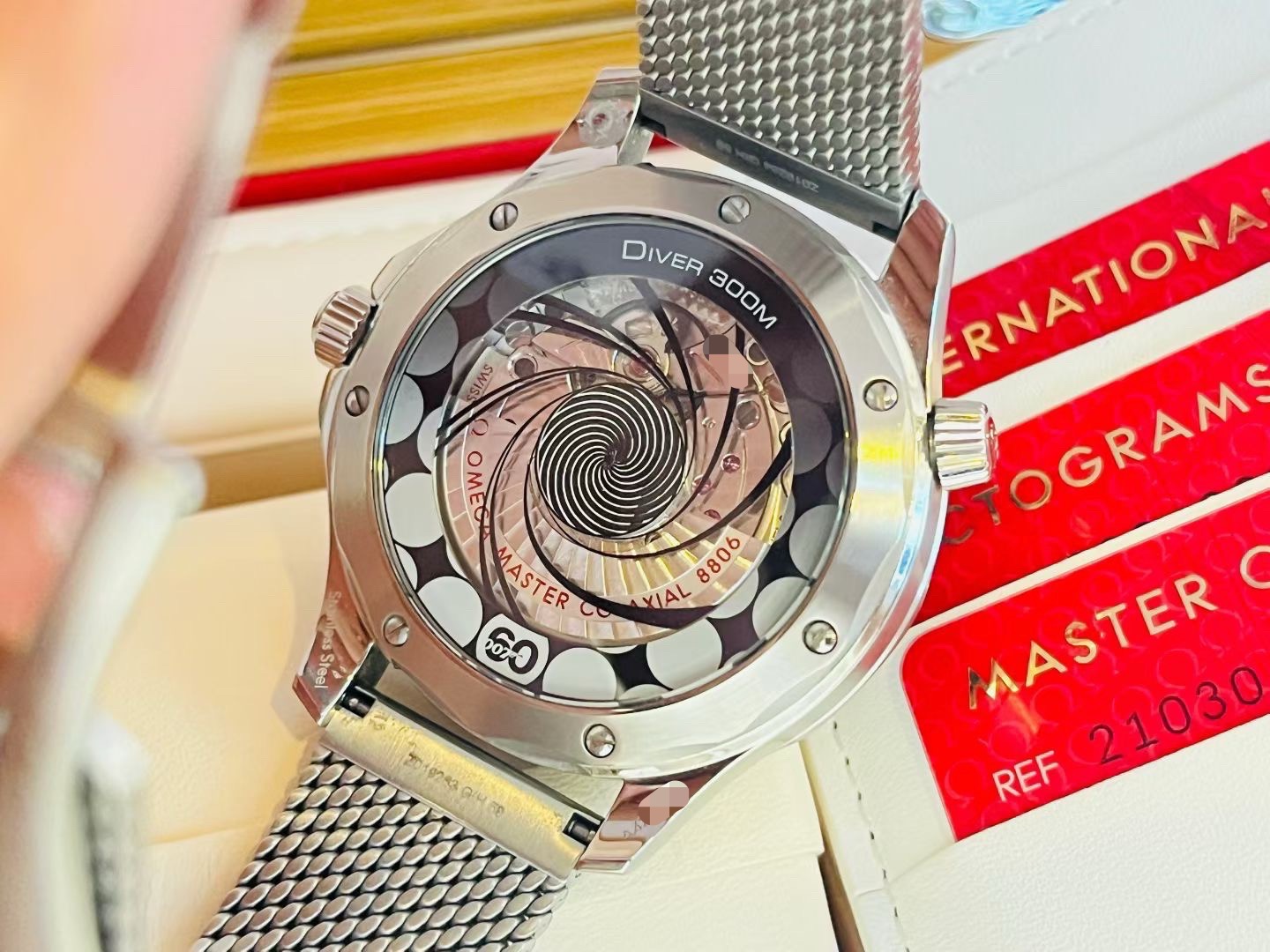 Omega 210.30.42.20.03.002 detail 5