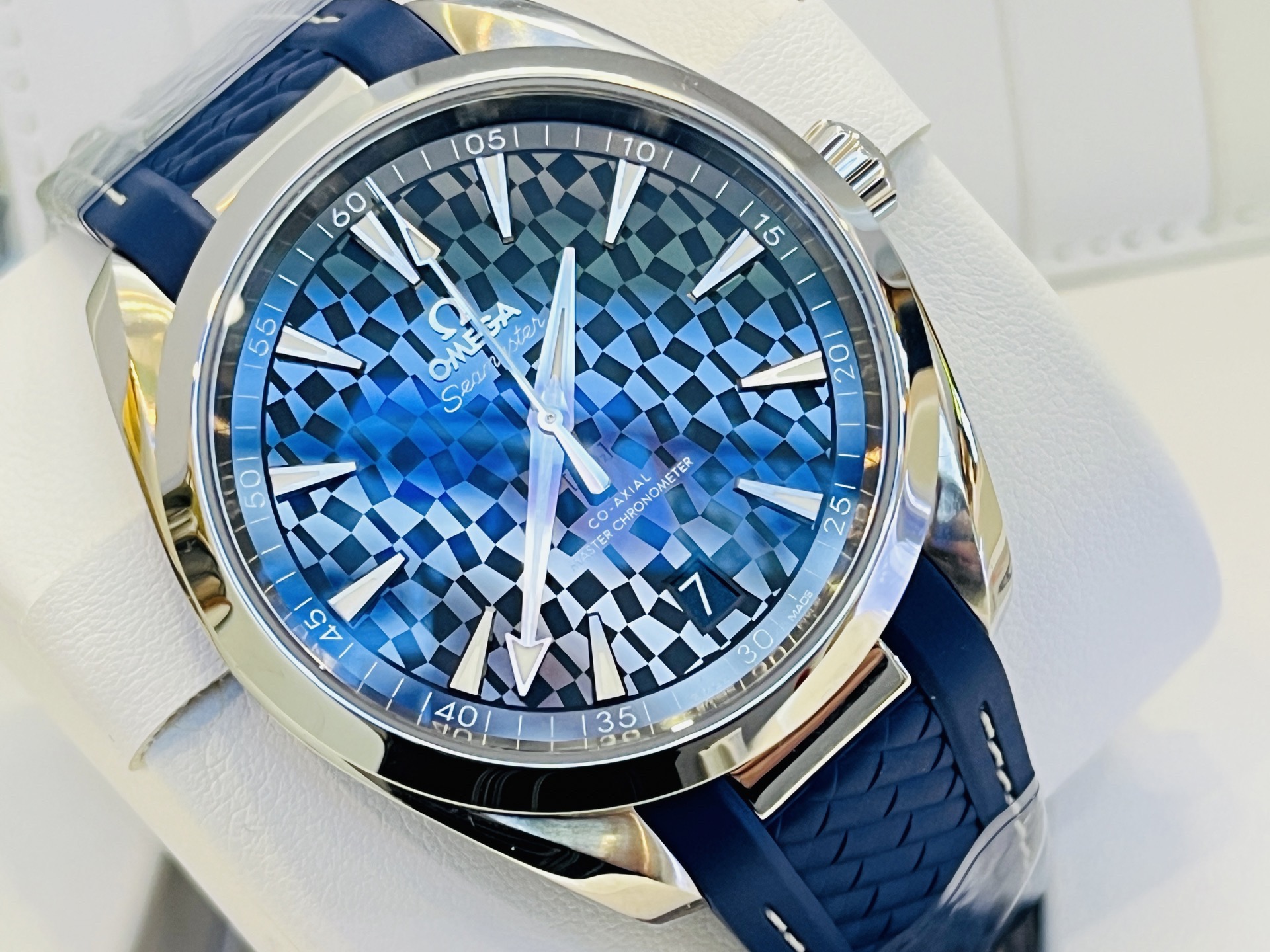 Omega 522.12.41.21.03.001 detail 4