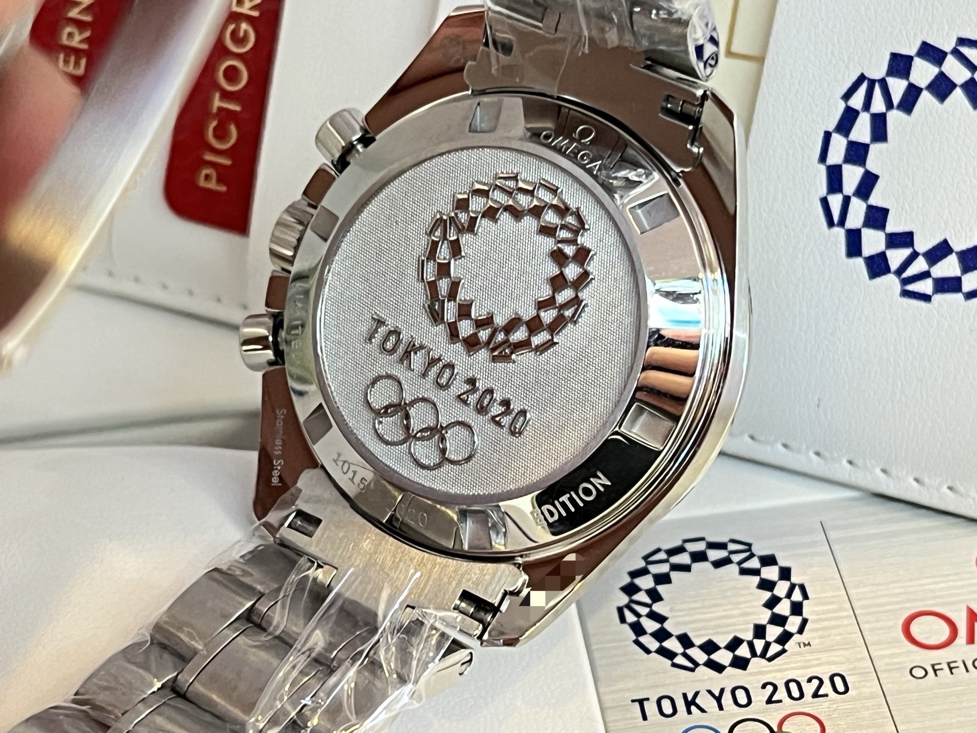 Omega 522.30.42.30.03.001 detail 6