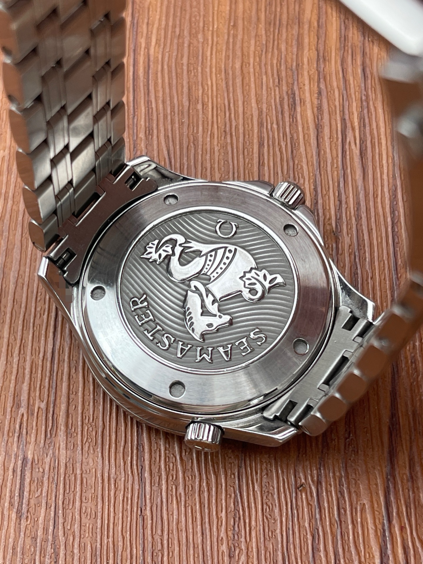 Omega 212.30.41.20.03.001 detail 1