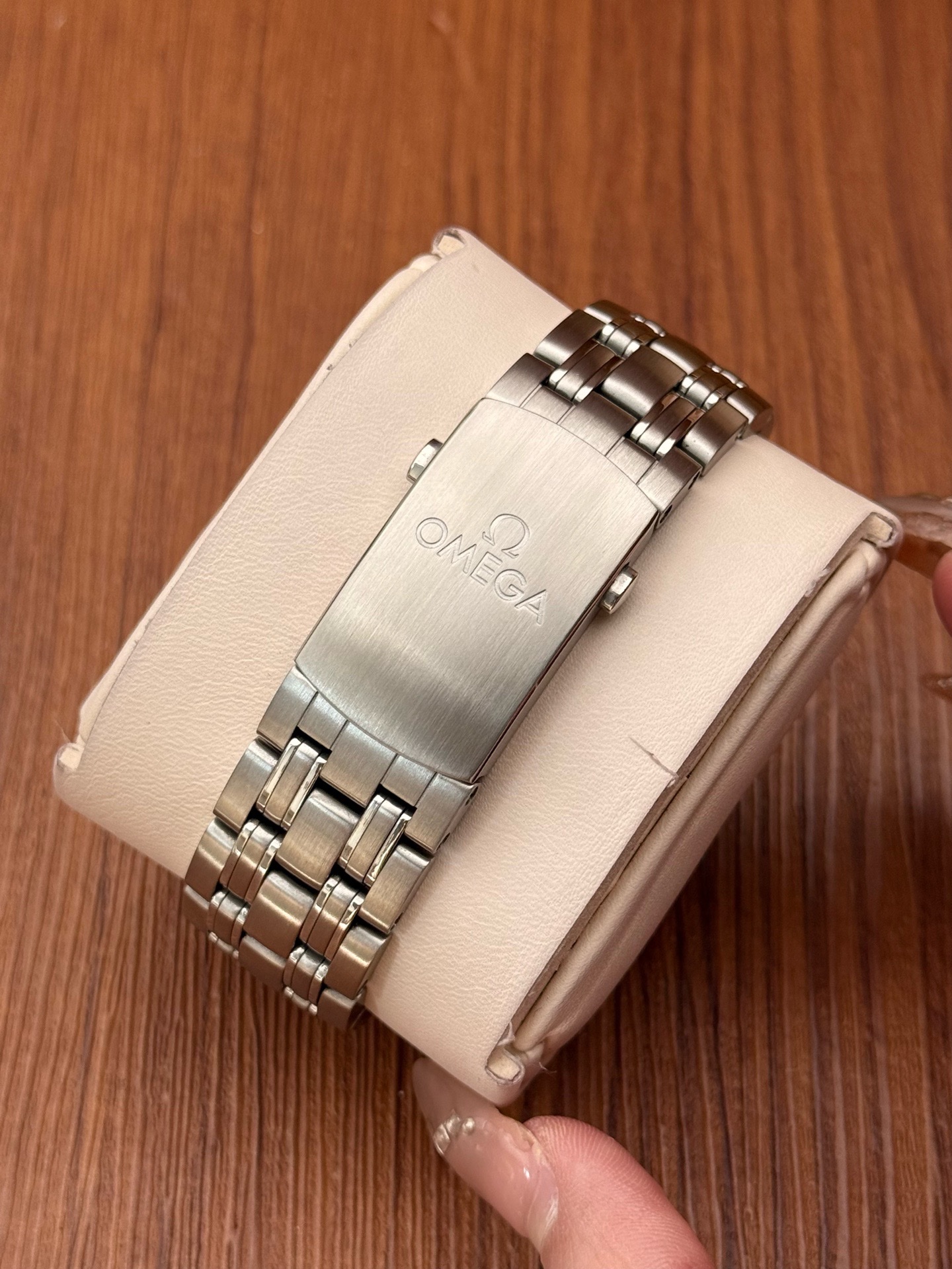 Omega 212.30.41.20.03.001 detail 4
