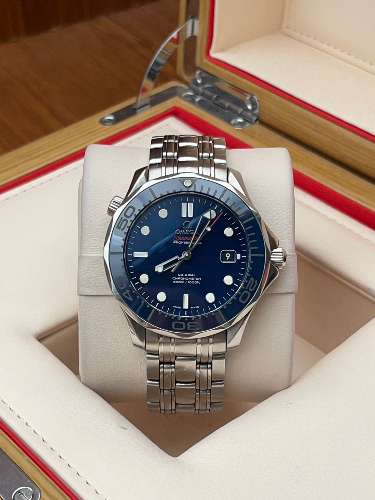 Omega 212.30.41.20.03.001 detail 6