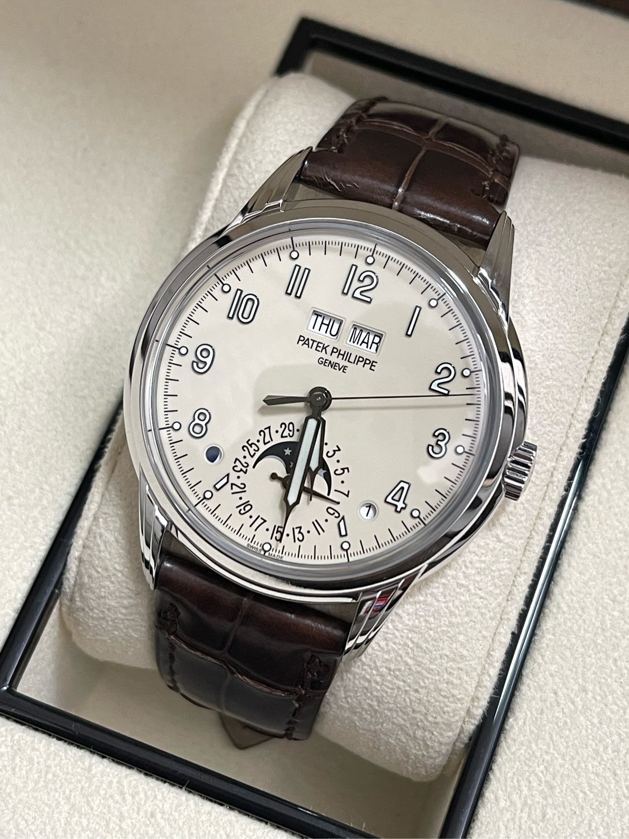 Patek Philippe 5320G detail 1