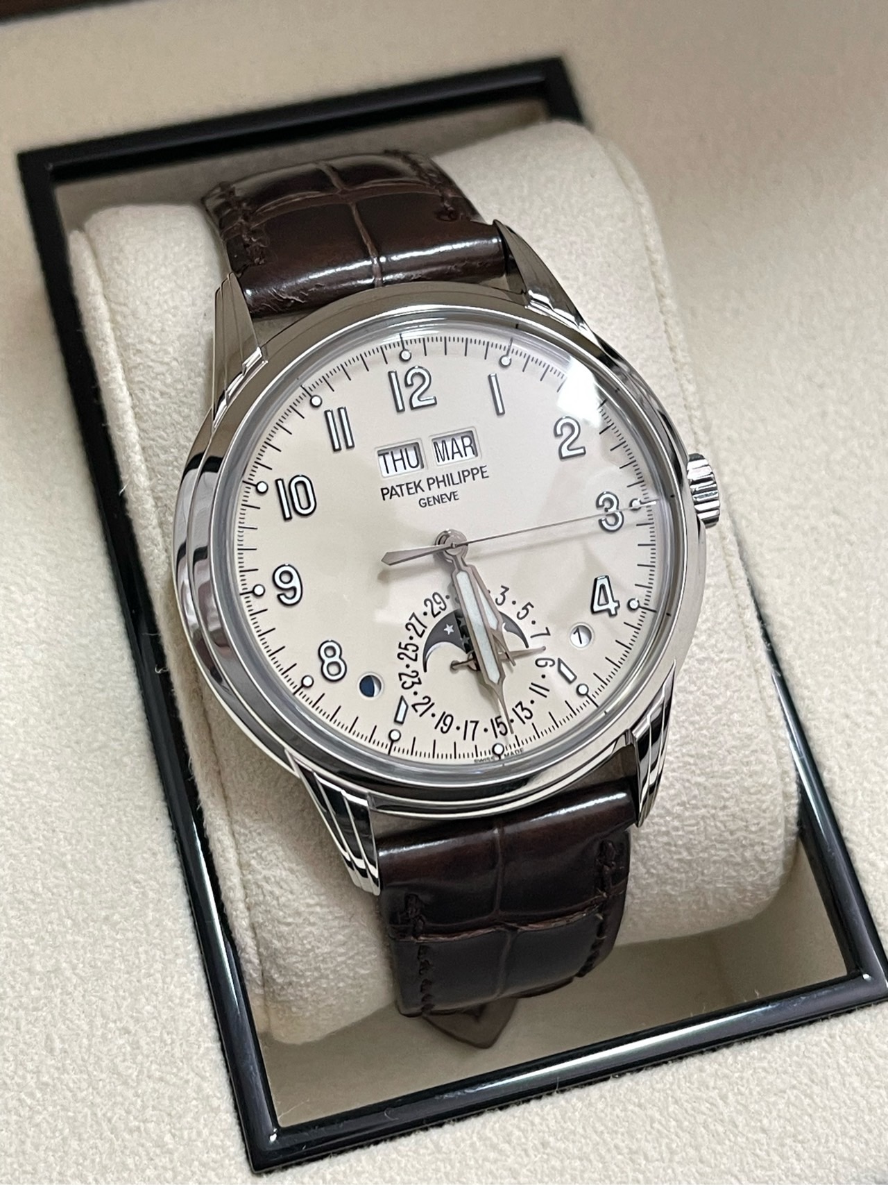 Patek Philippe 5320G detail 2