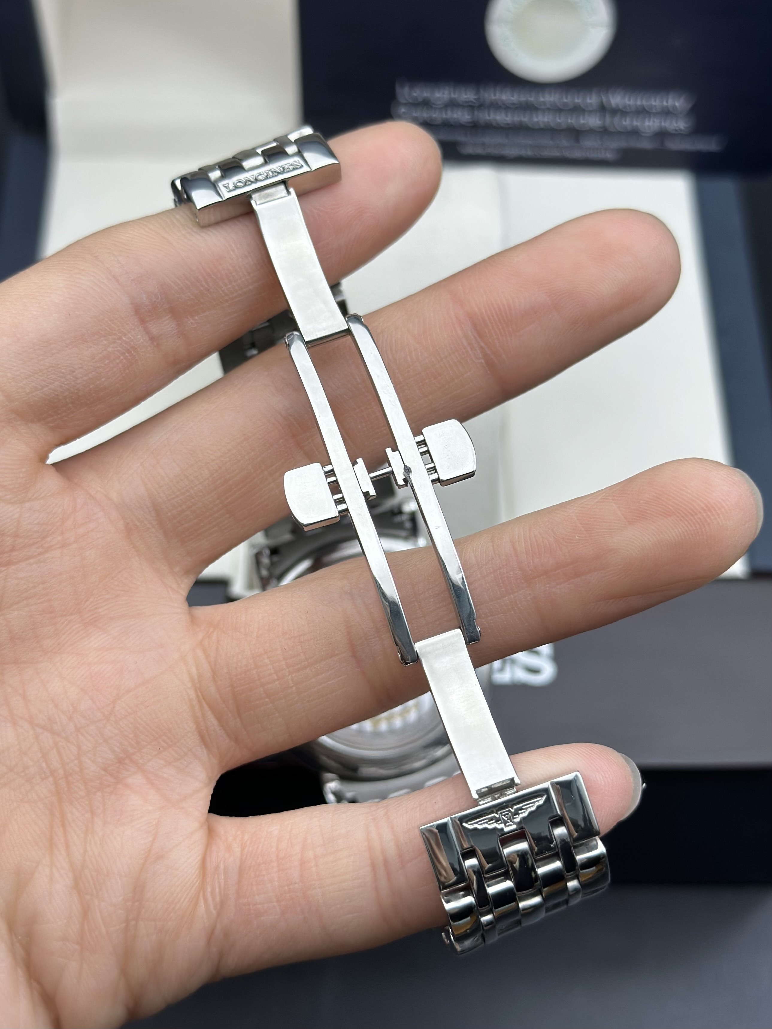 Longines L4.809.4.11.6 detail 4