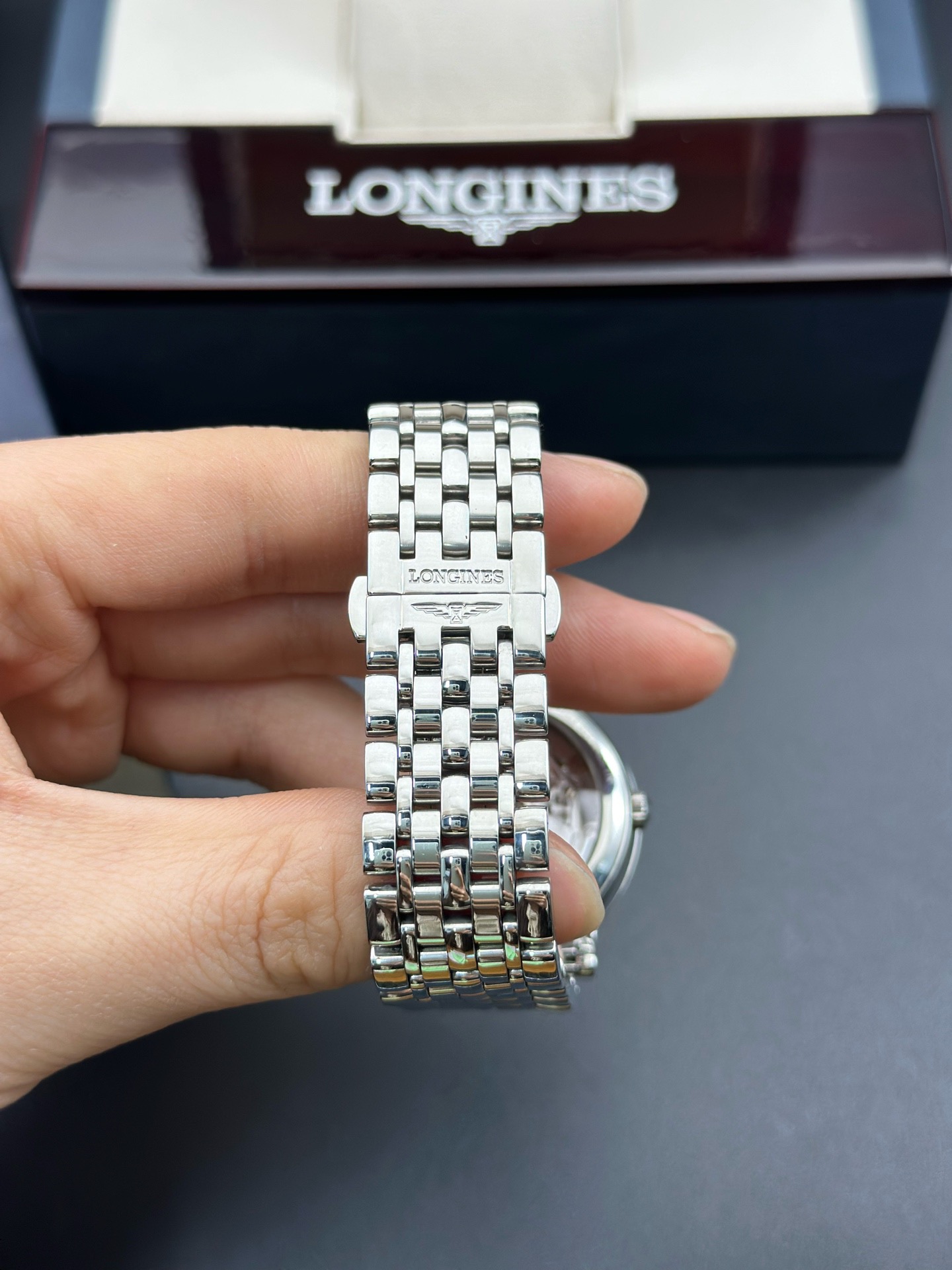 Longines L4.809.4.11.6 detail 3