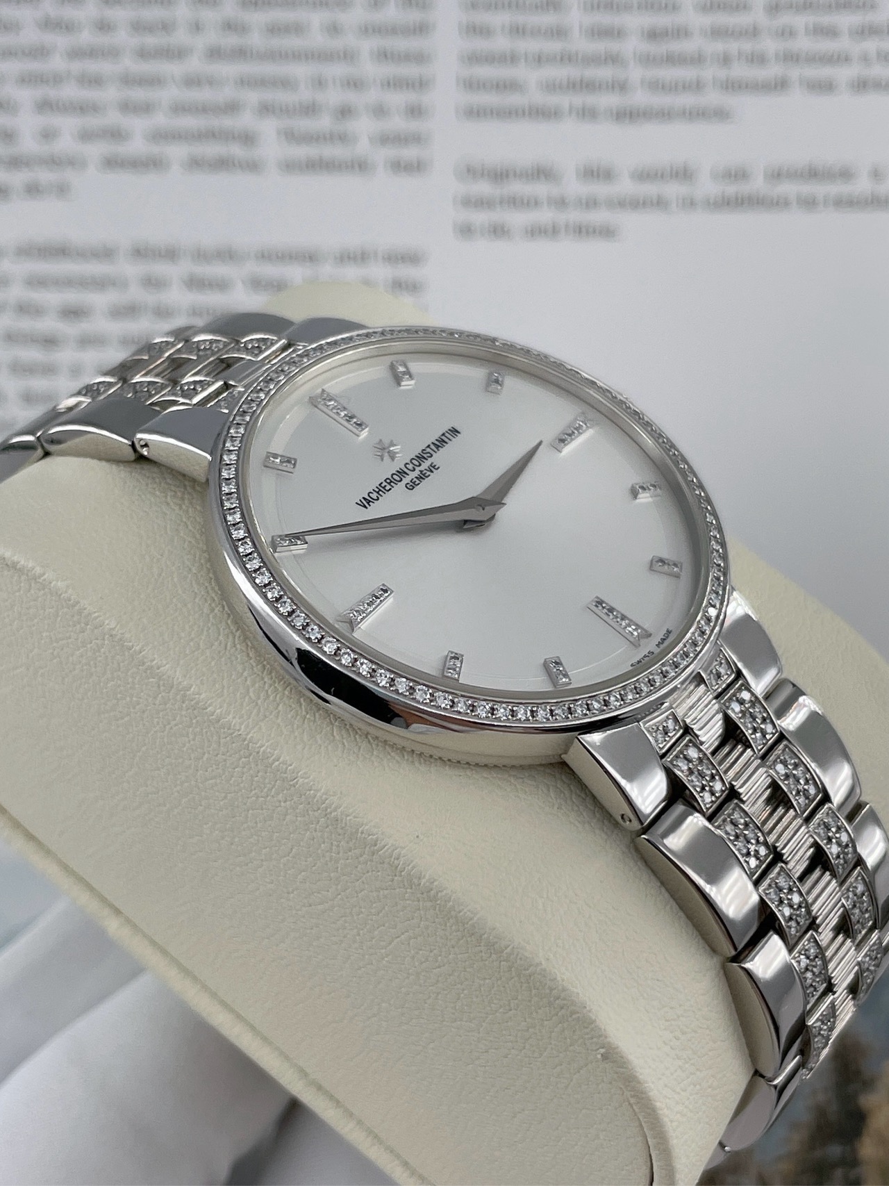 Vacheron Constantin 81574 / V03G-9427 detail 2