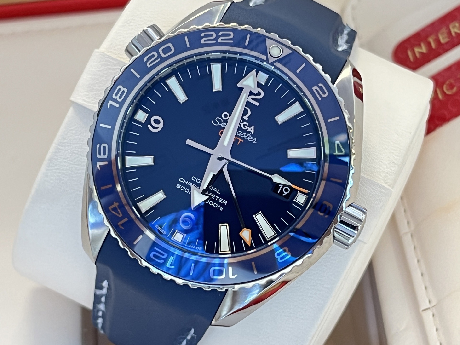 Omega 232.92.44.22.03.001 detail 1