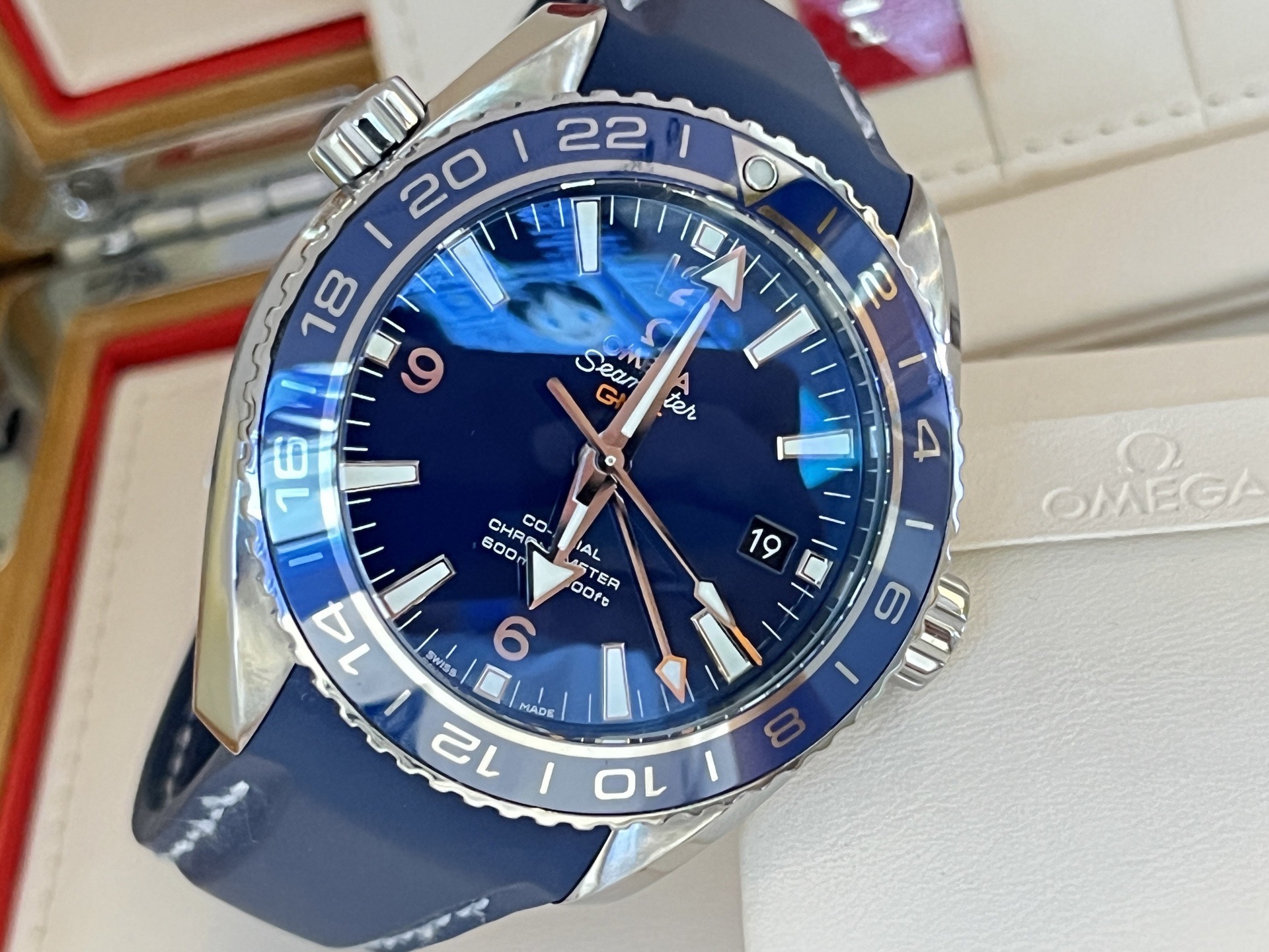 Omega 232.92.44.22.03.001 detail 3