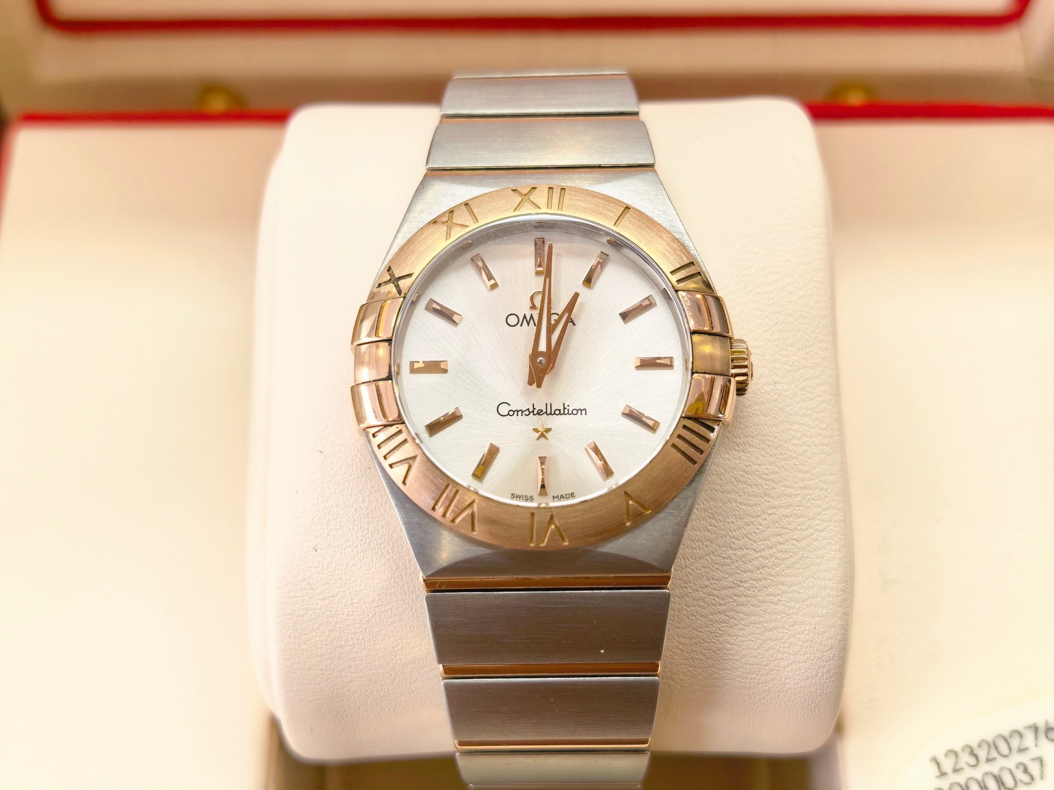 Omega 123.20.27.60.02.001 detail 2