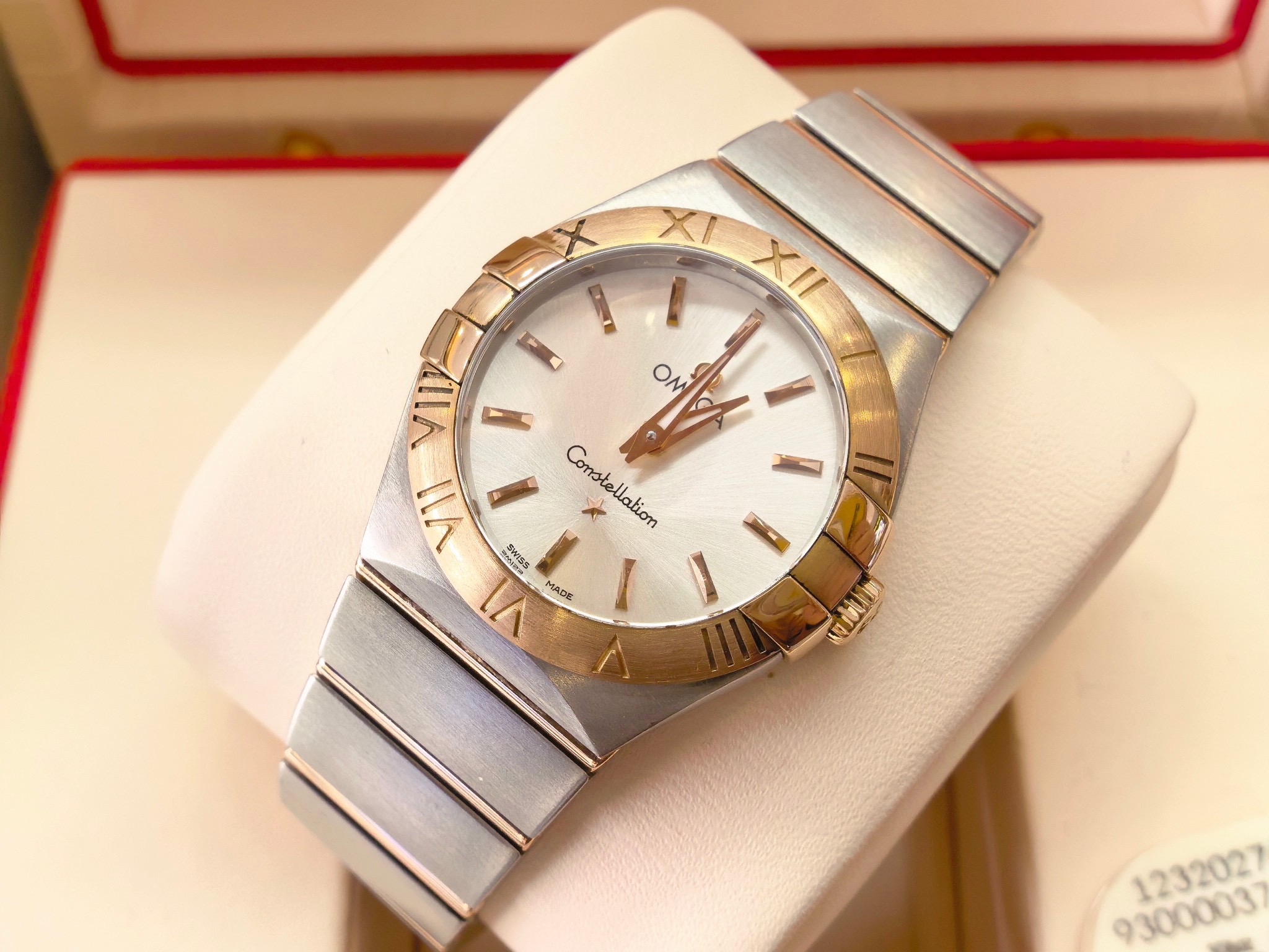 Omega 123.20.27.60.02.001 detail 3