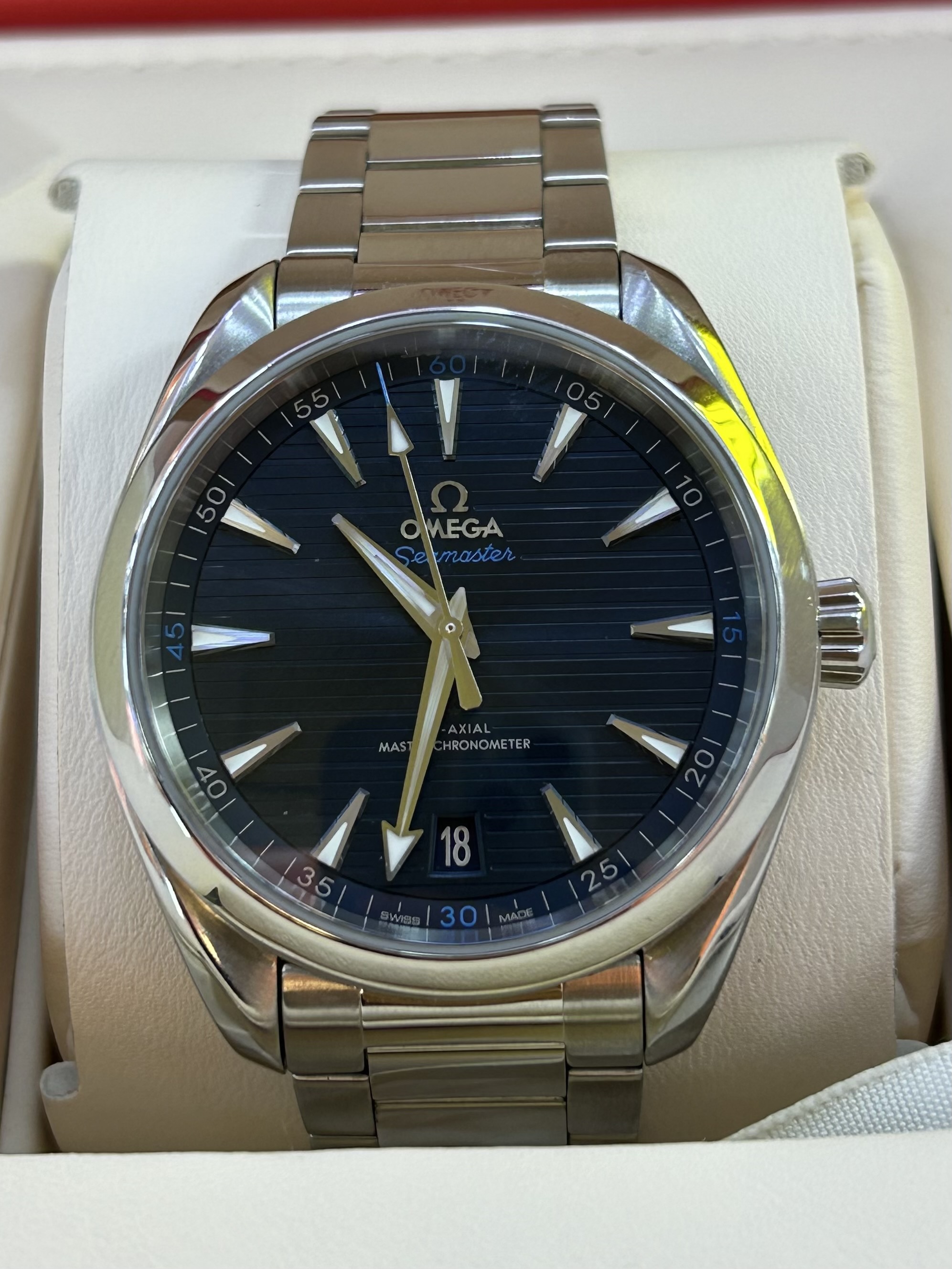 Omega 220.10.41.21.03.001 detail 5