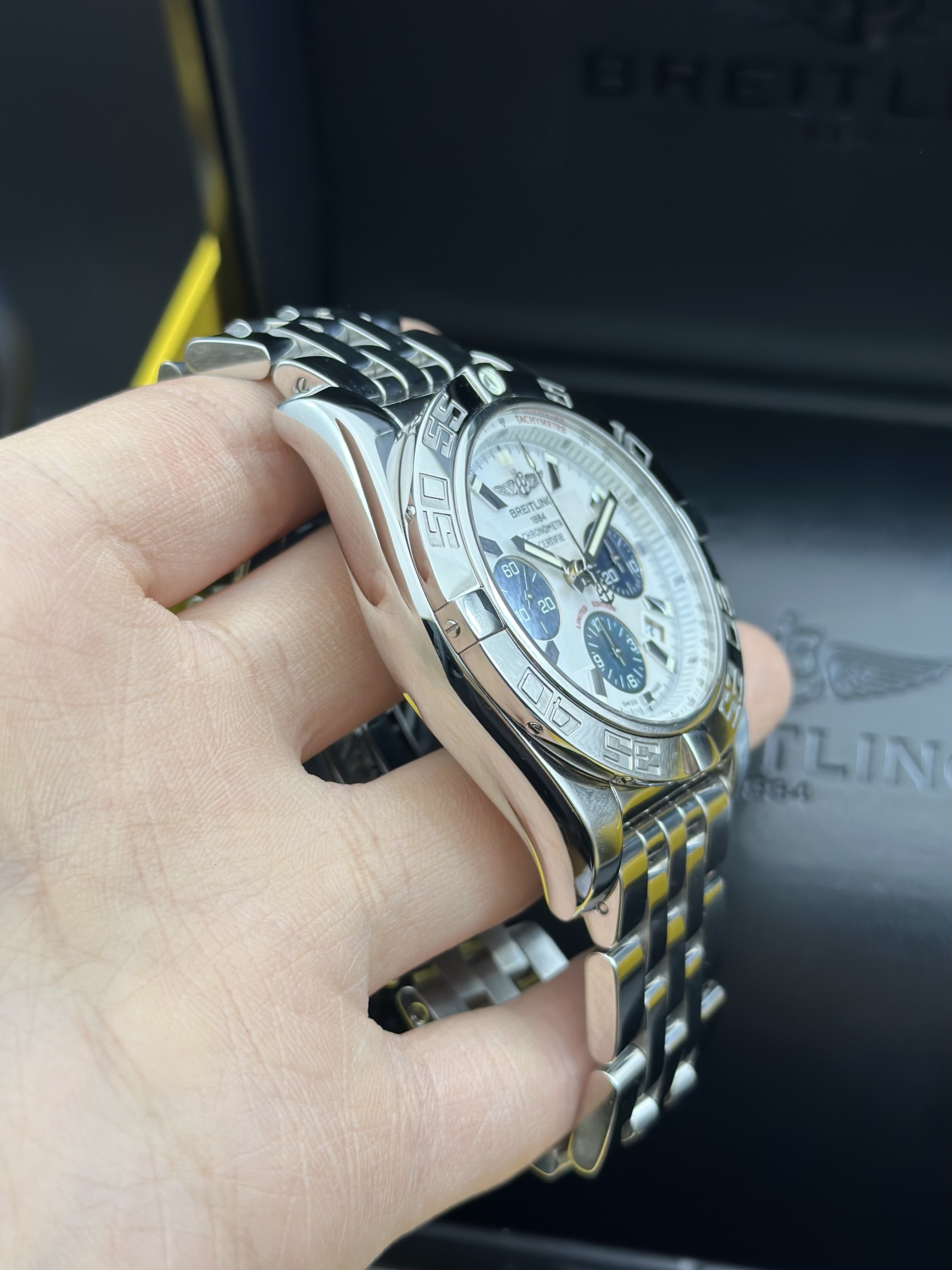 Breitling AB0110U5 / A727 detail 2