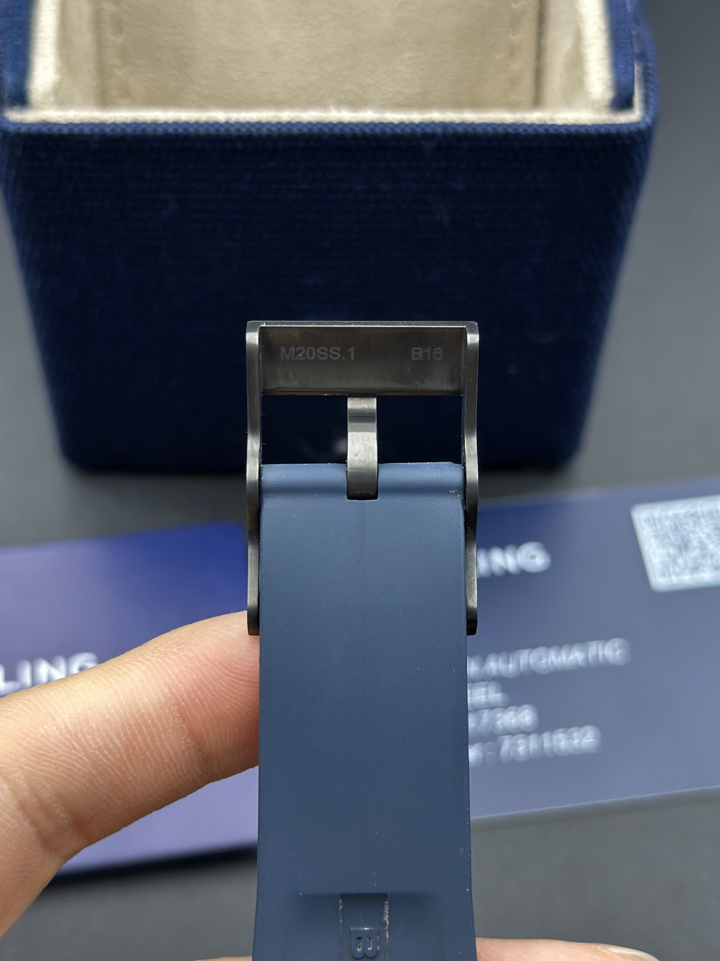 Breitling M17368D71C1S1 detail 5