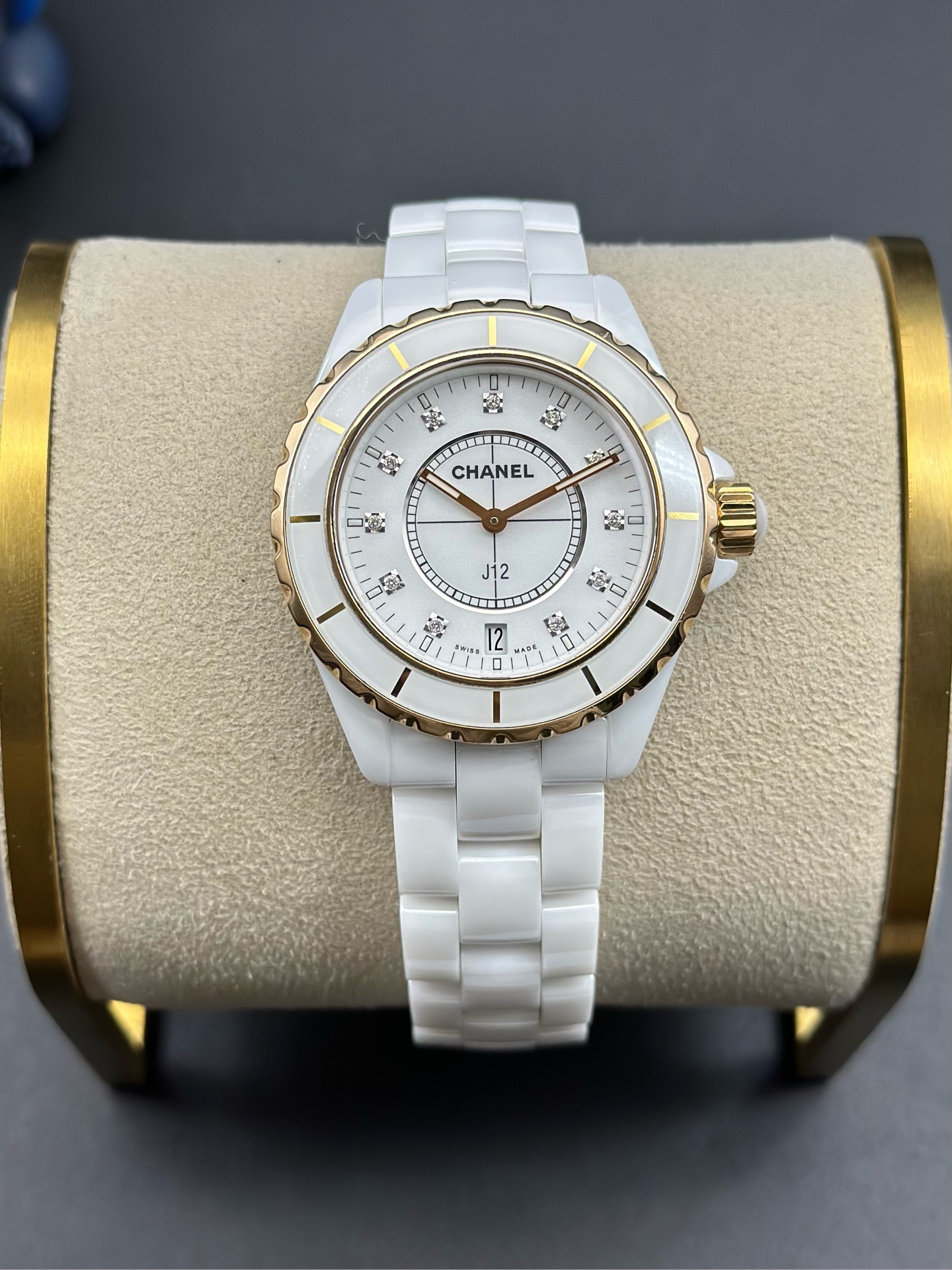 Chanel H2180