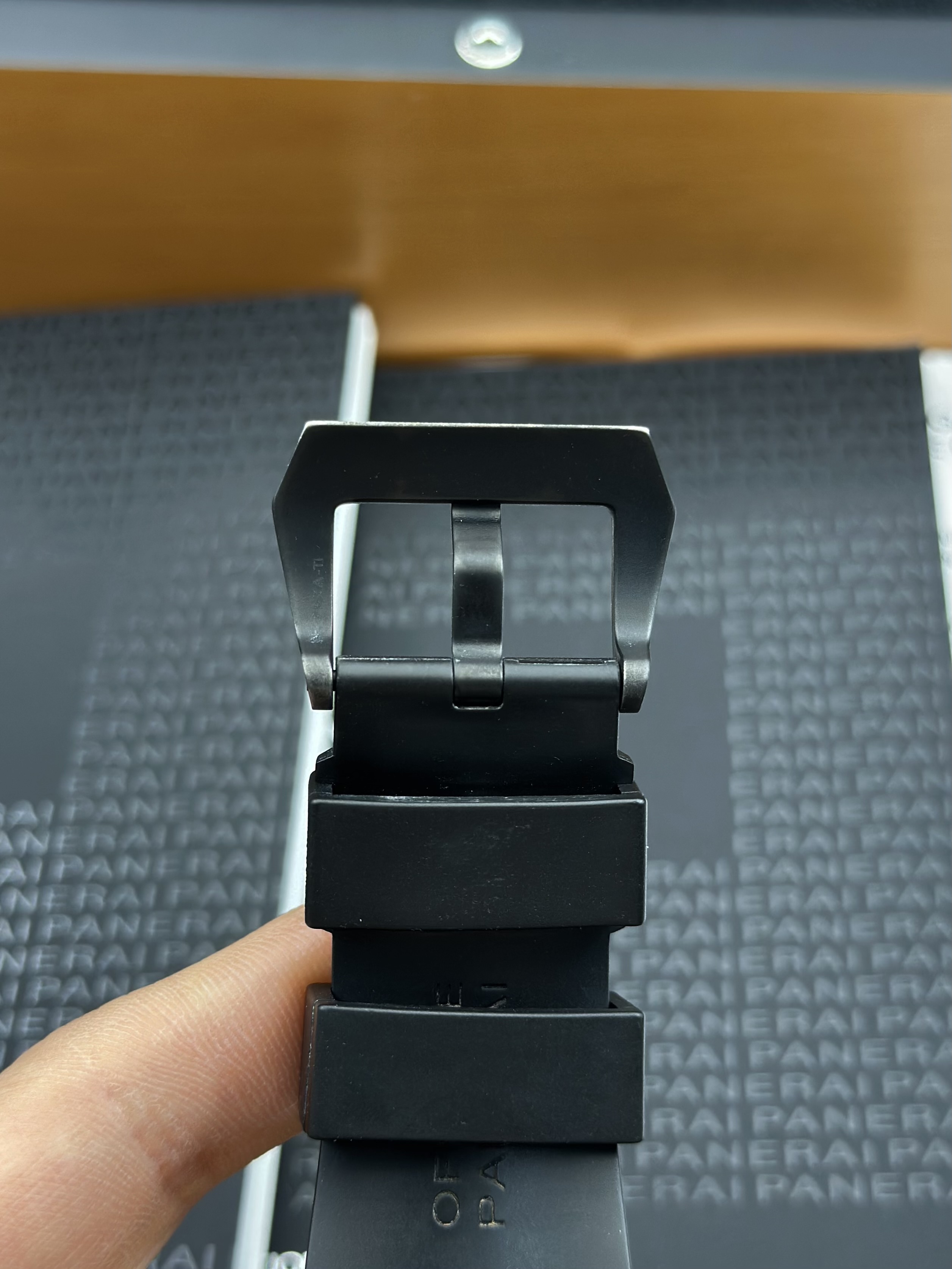 Panerai PAM00616 detail 5