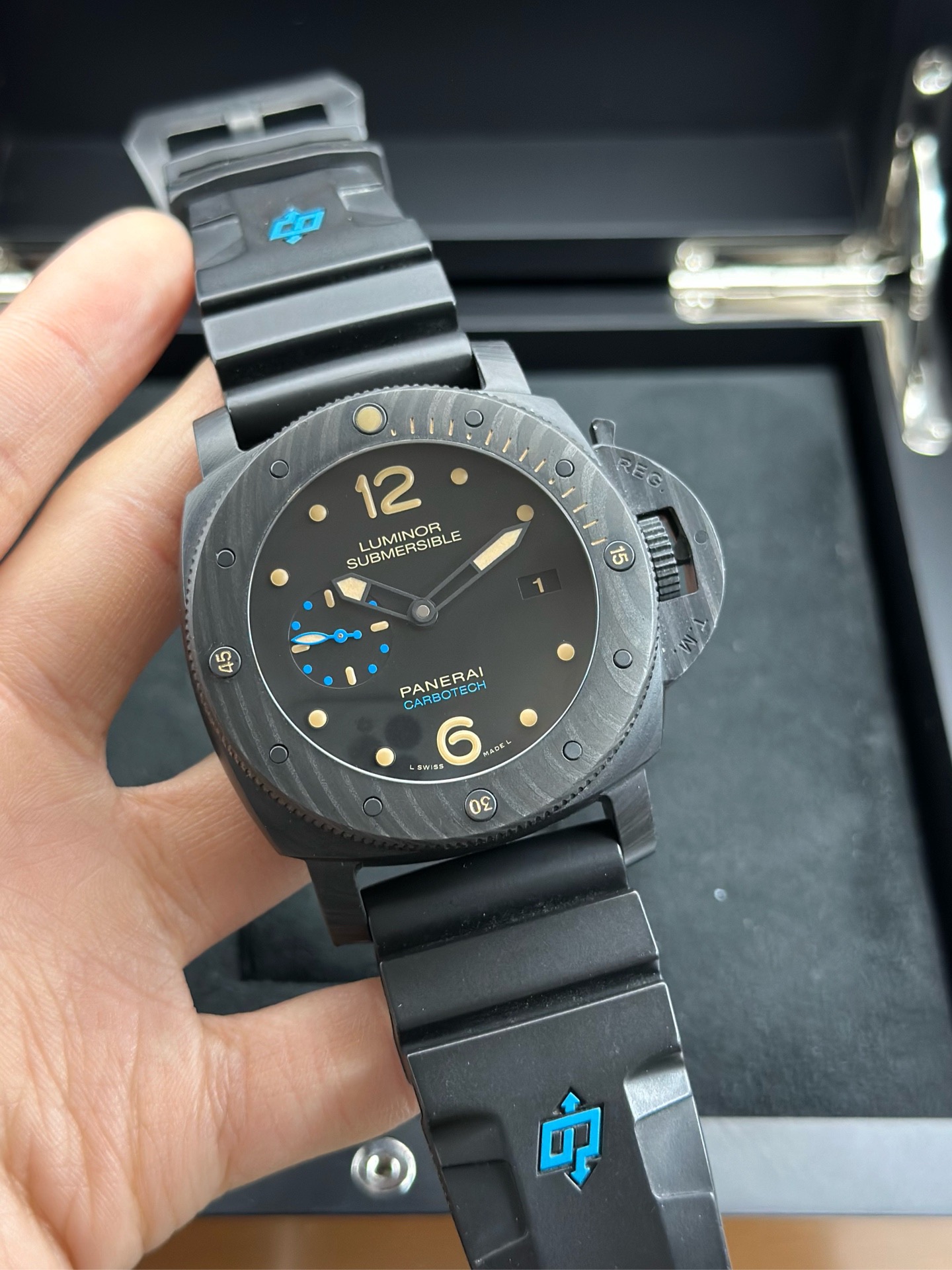 Panerai PAM00616 detail 1
