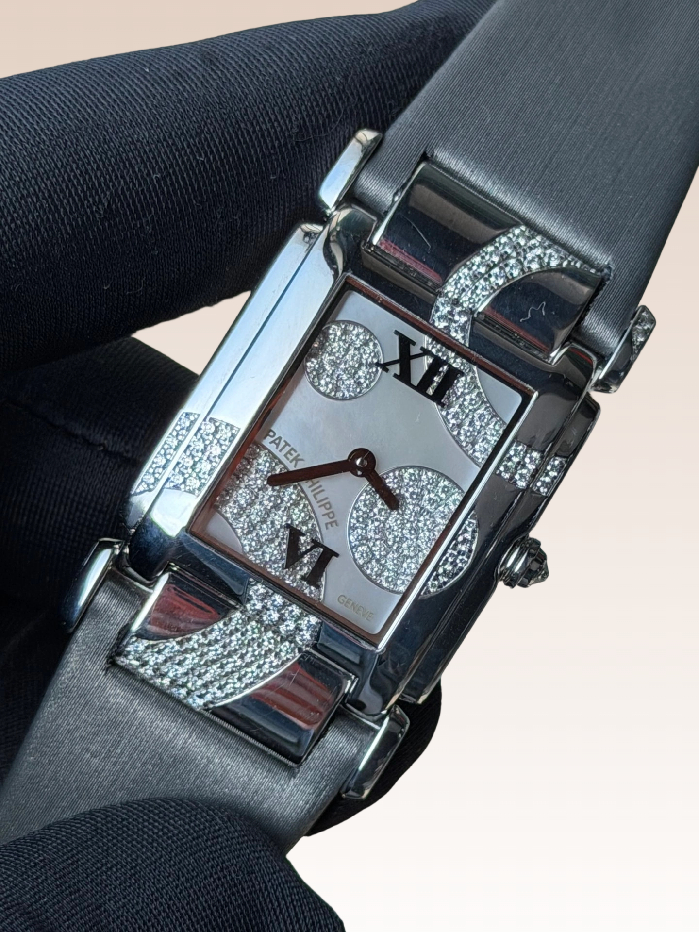 Patek Philippe 4914G-001 detail 2