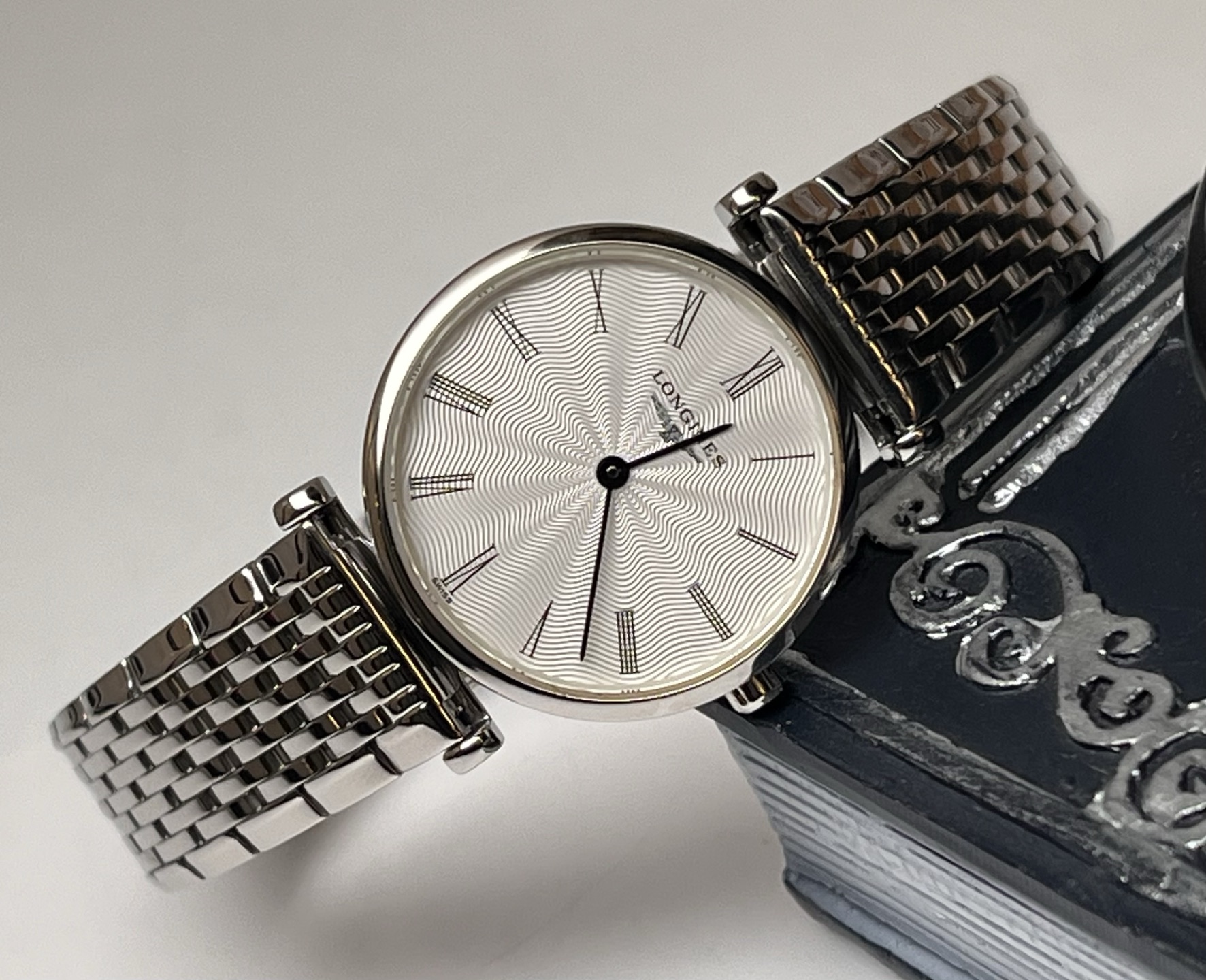 Longines L4.209.4.73.6 detail 1