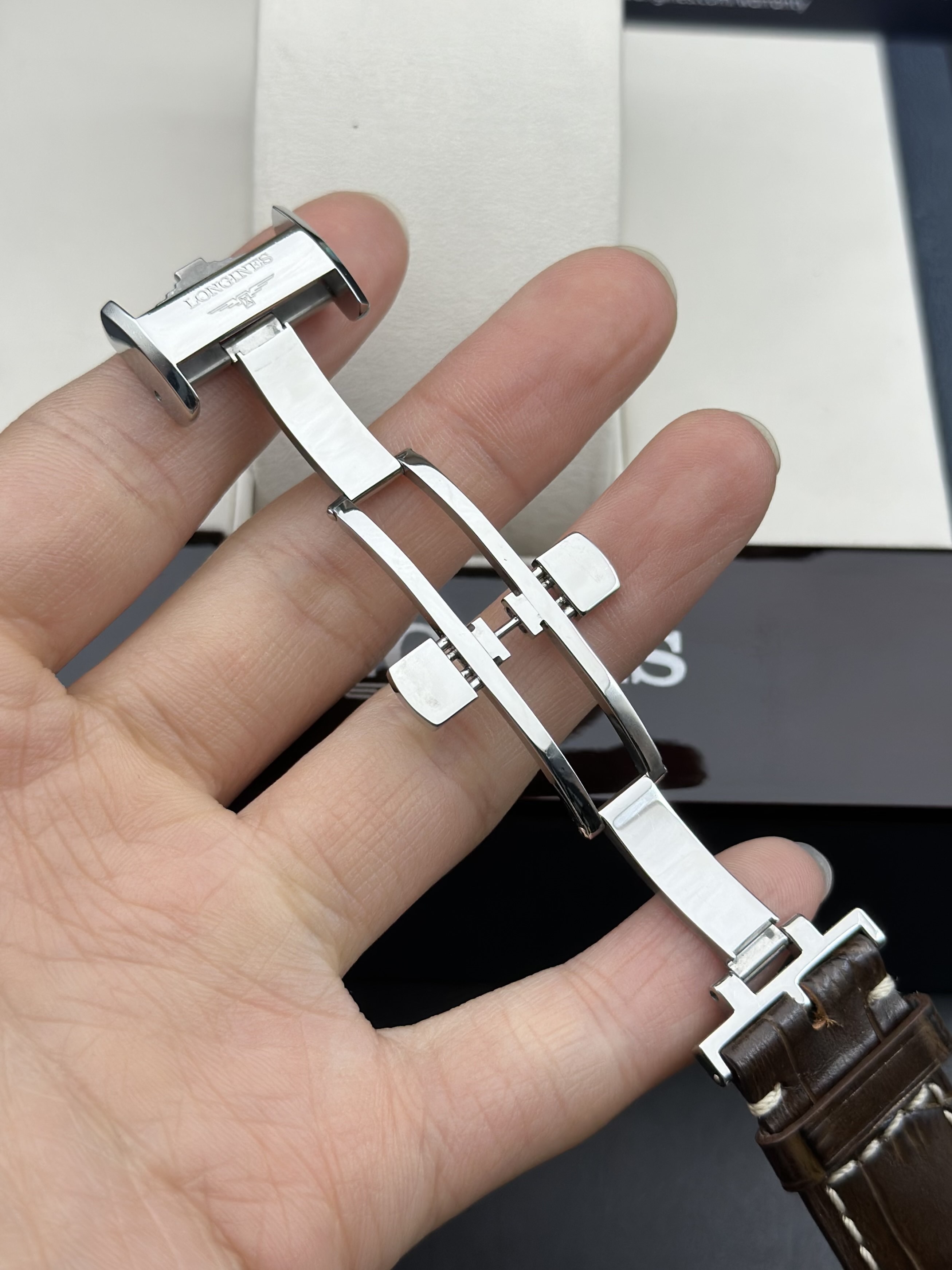 Longines L2.714.4.71.3 detail 5