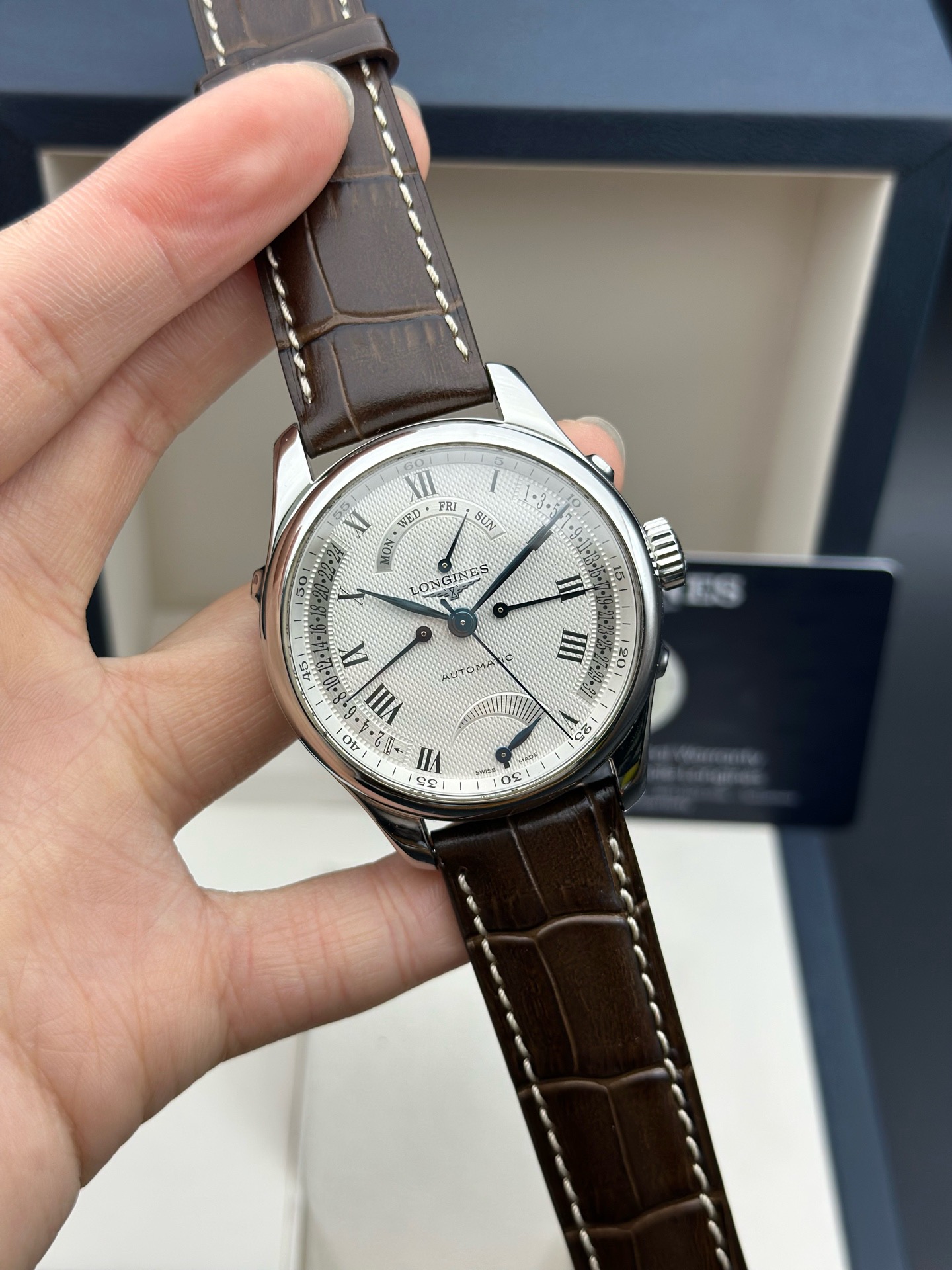Longines L2.714.4.71.3 detail 1