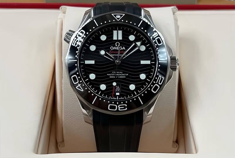 Omega 210.32.42.20.01.001 detail 1