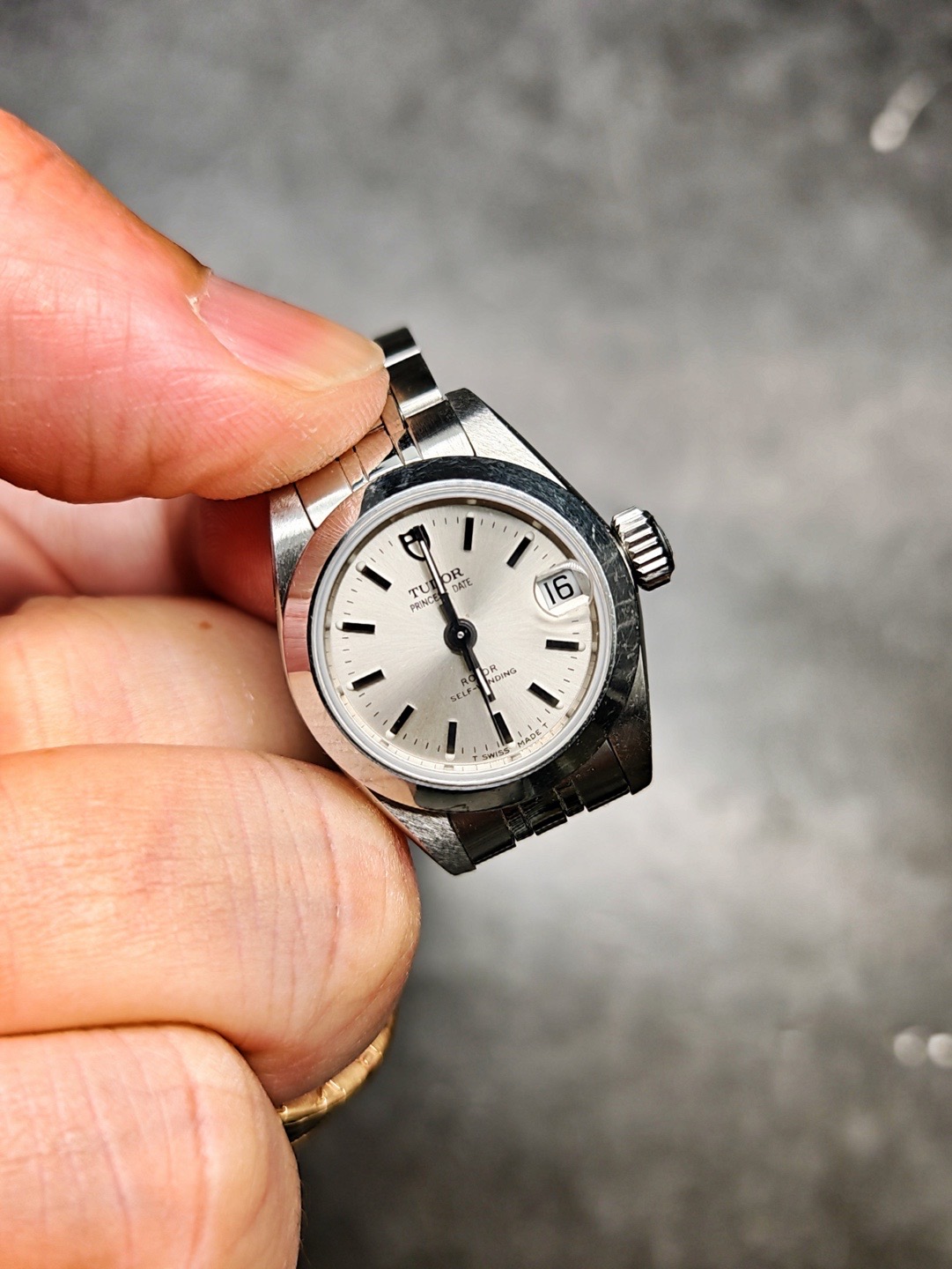 Tudor 29500-0006 detail 4