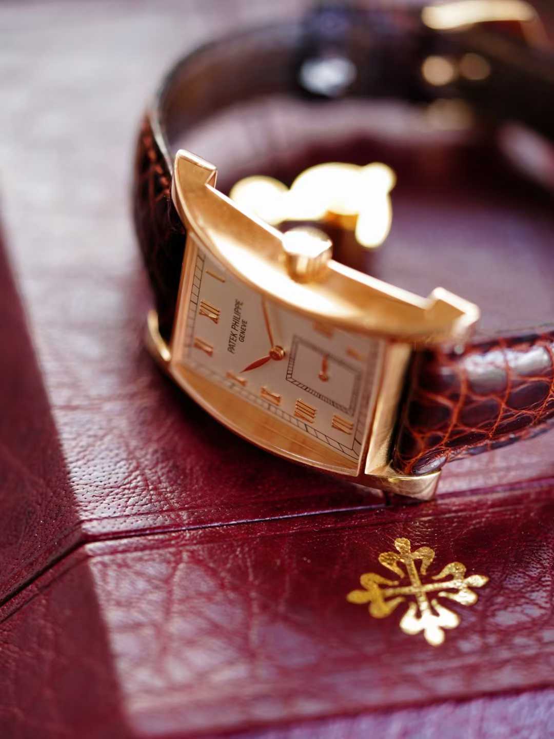 Patek Philippe 5500 detail 3