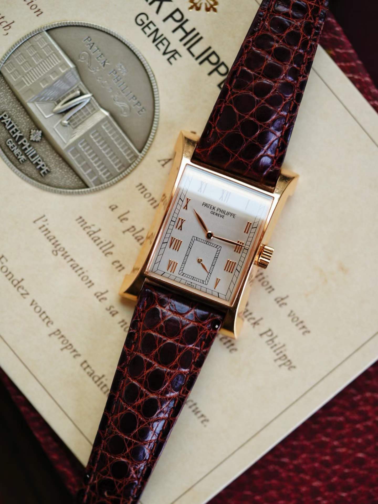 Patek Philippe 5500 detail 4