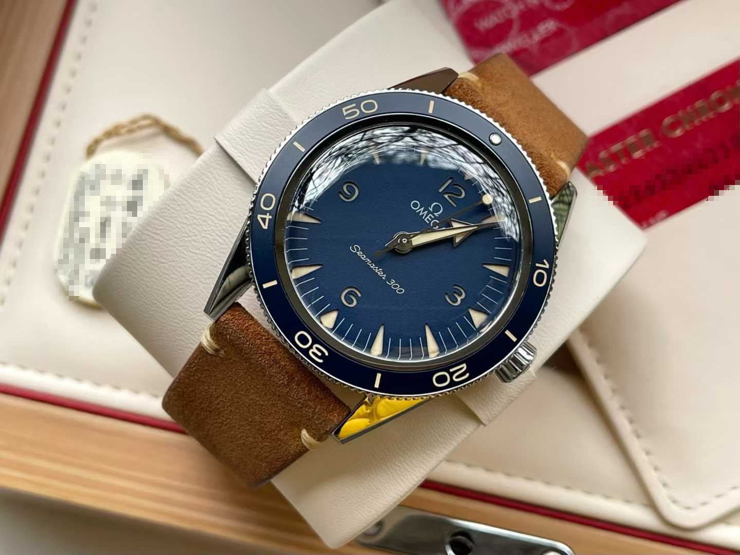 Omega 234.32.41.21.03.001​ detail 2