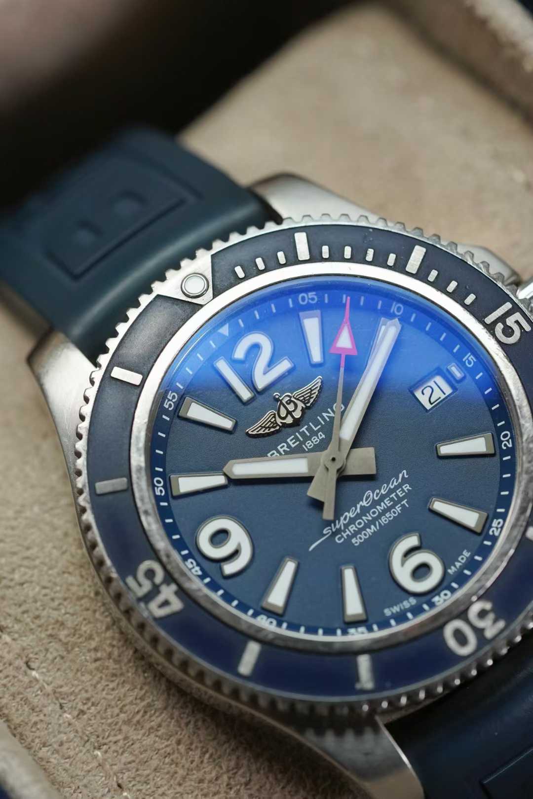 Breitling A17366D81C1S1 detail 2