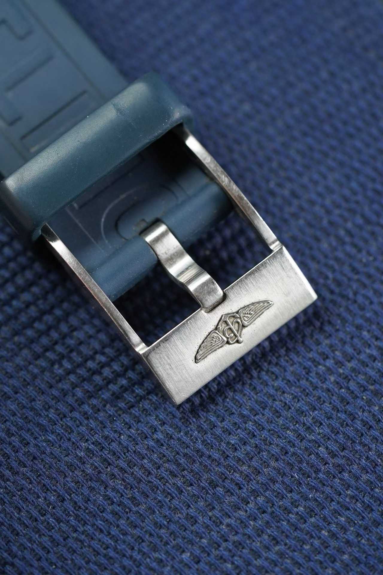 Breitling A17366D81C1S1 detail 3
