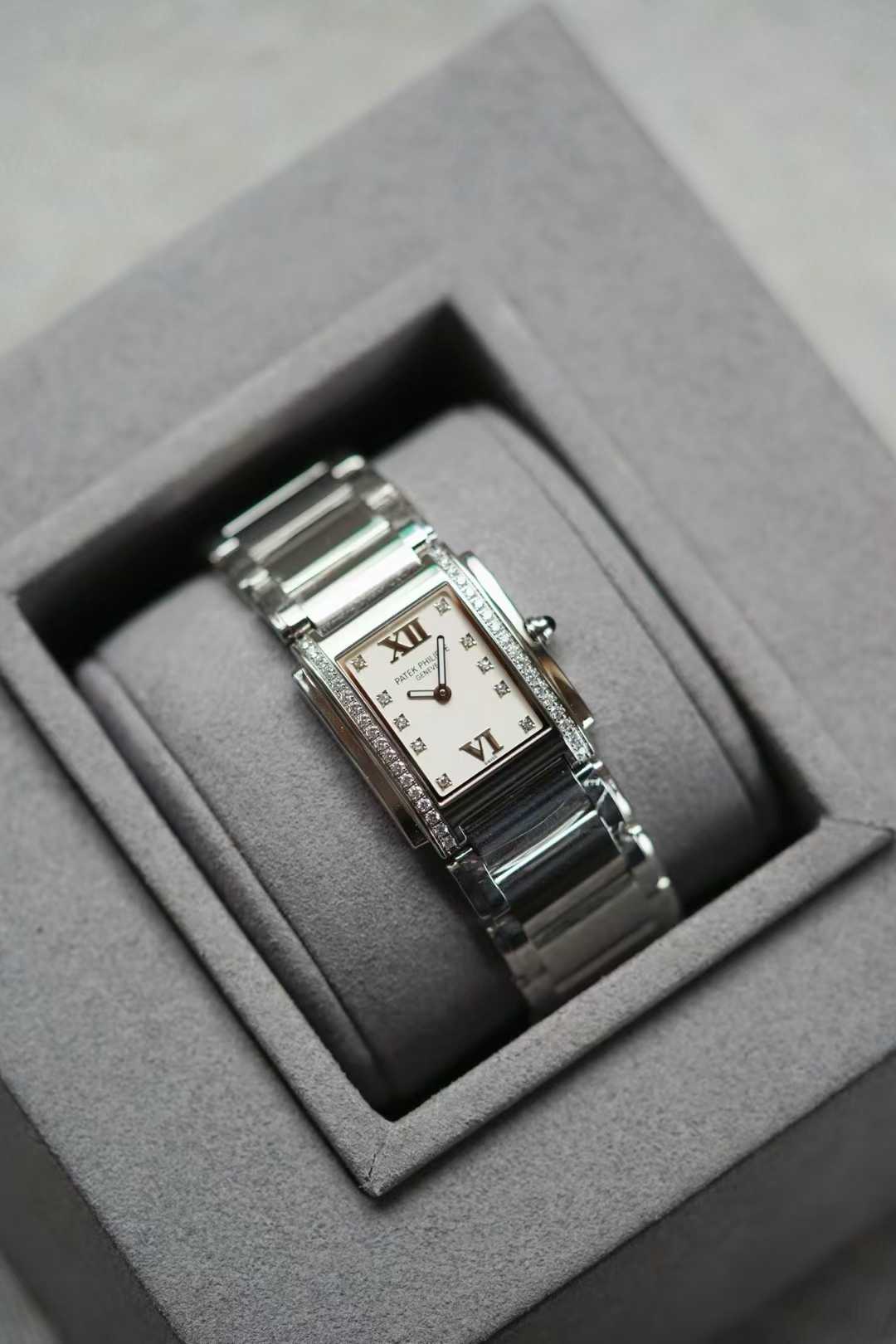 Patek Philippe 4910 / 10A-011