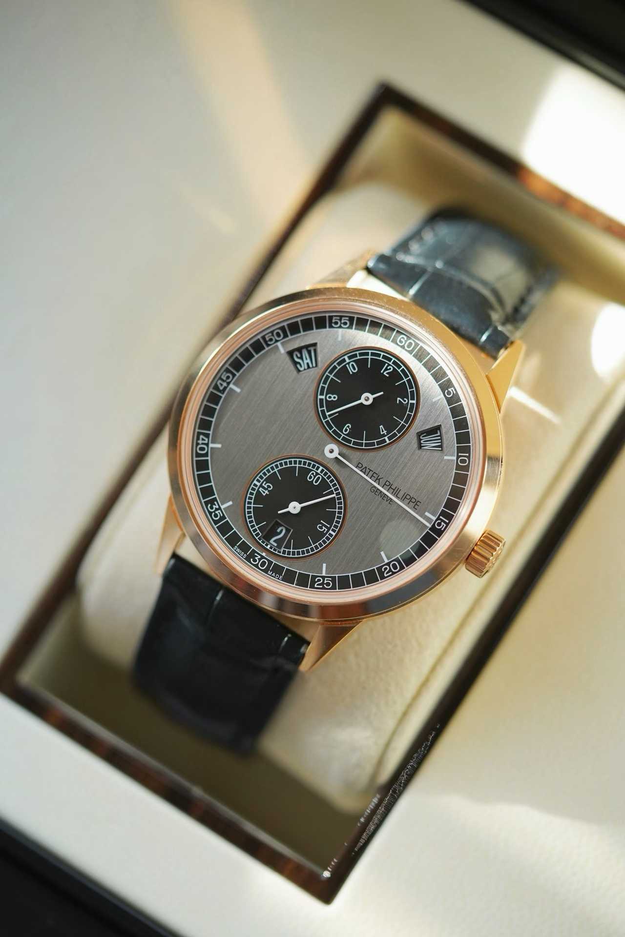 Patek Philippe 5235 / 50R-001 detail 1