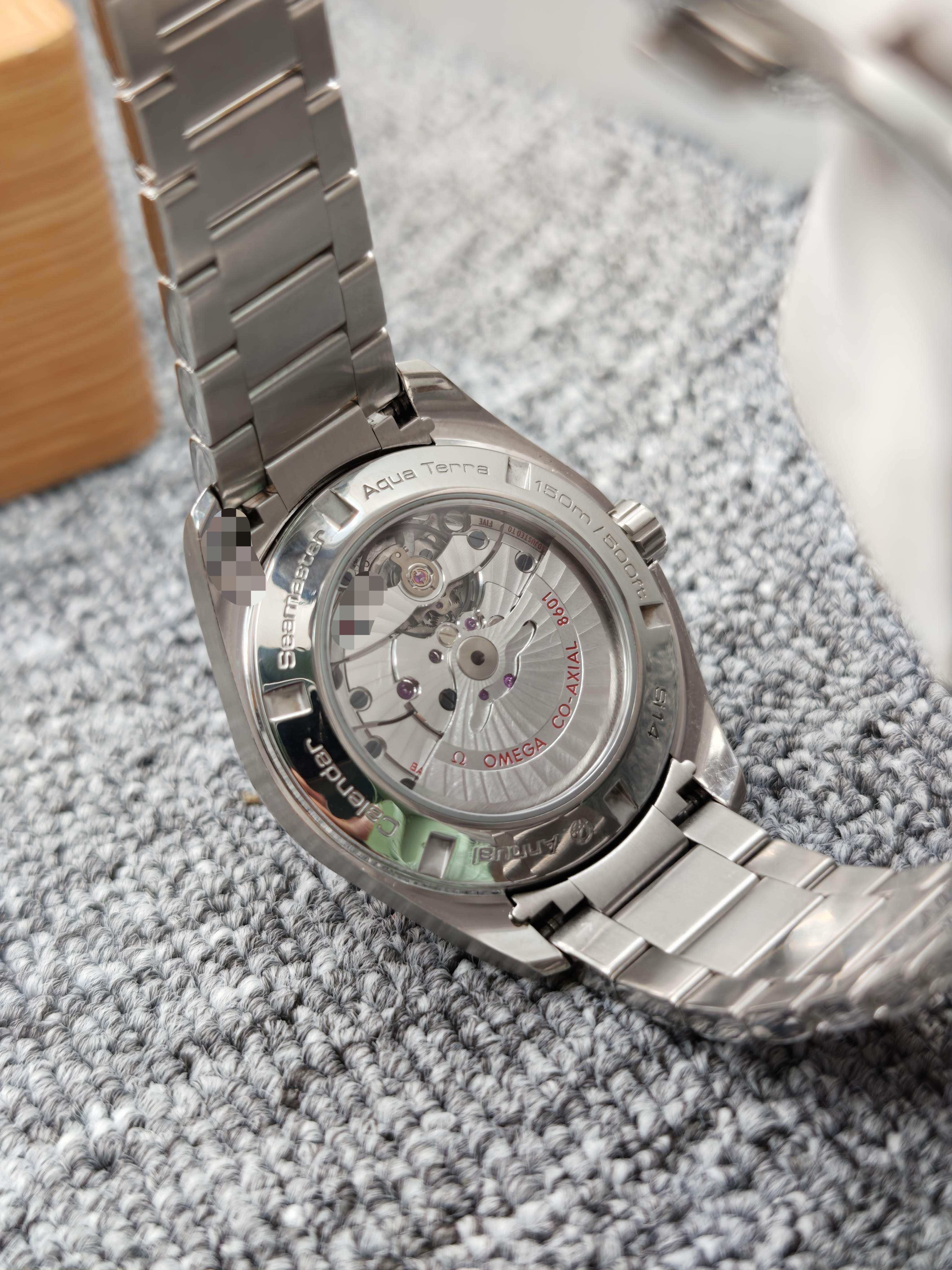 Omega 231.10.43.22.03.002 detail 2