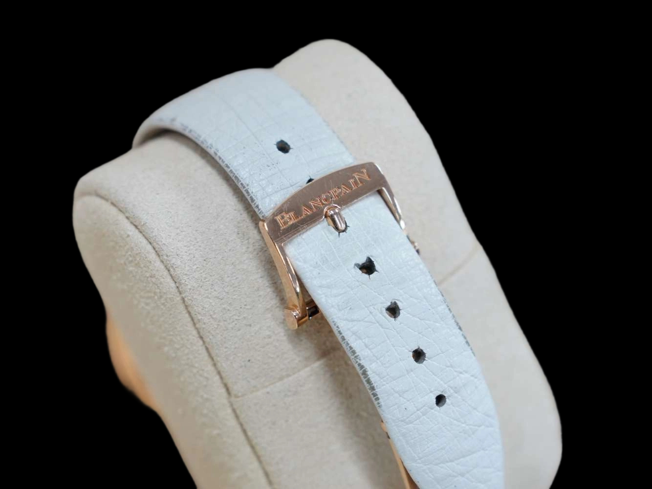 Blancpain 3653-2954-58B detail 3