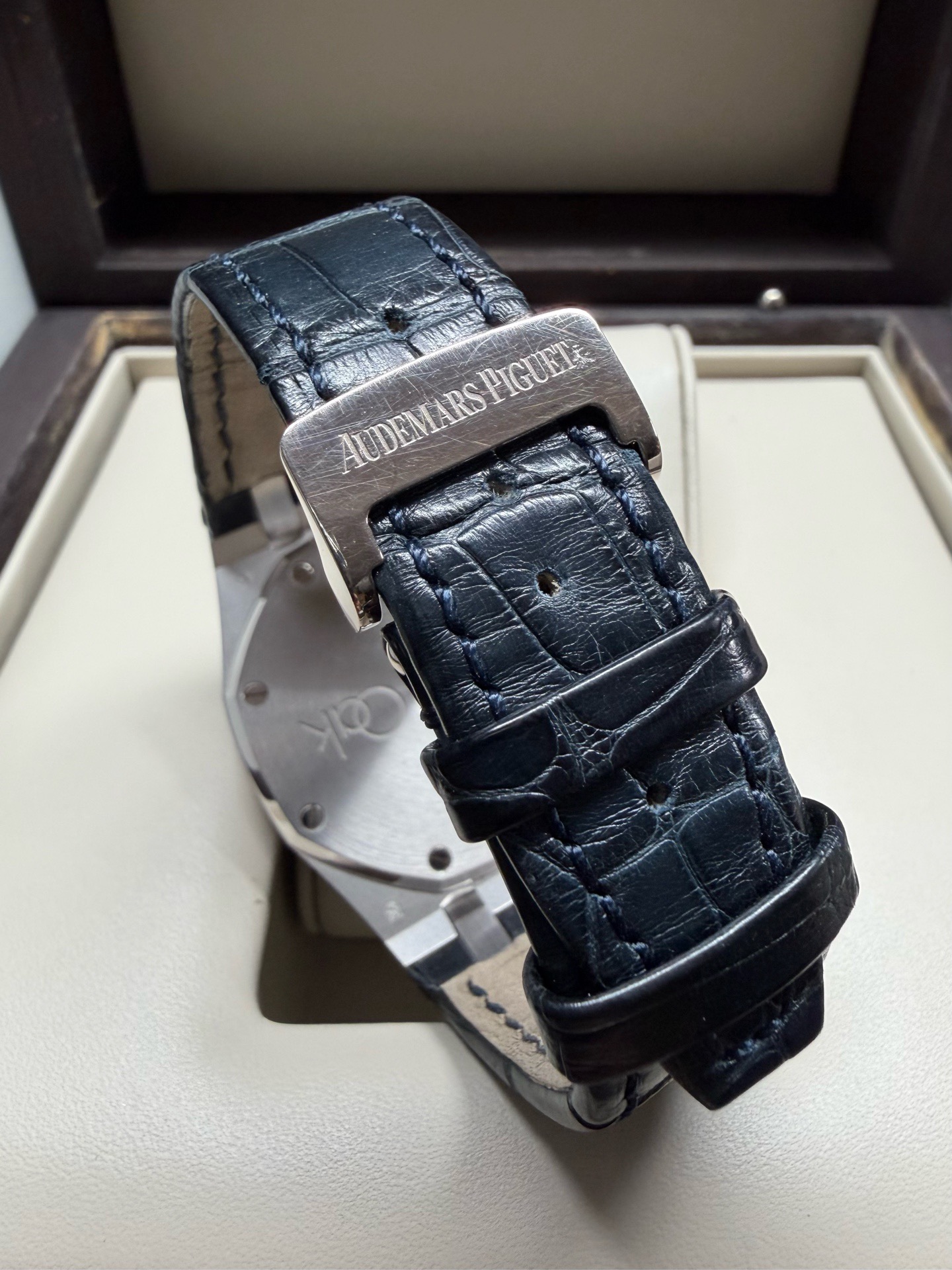 Audemars Piguet 26022BC detail 4