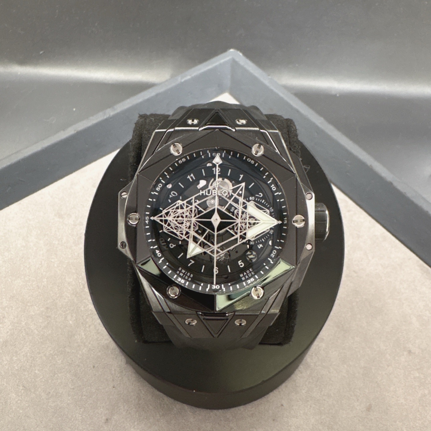Hublot 418.CX.1107.RX.MXM22