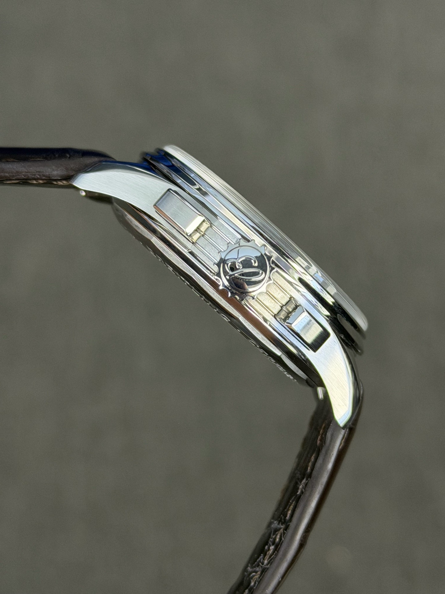 Breitling AB0118221G1P2 detail 4
