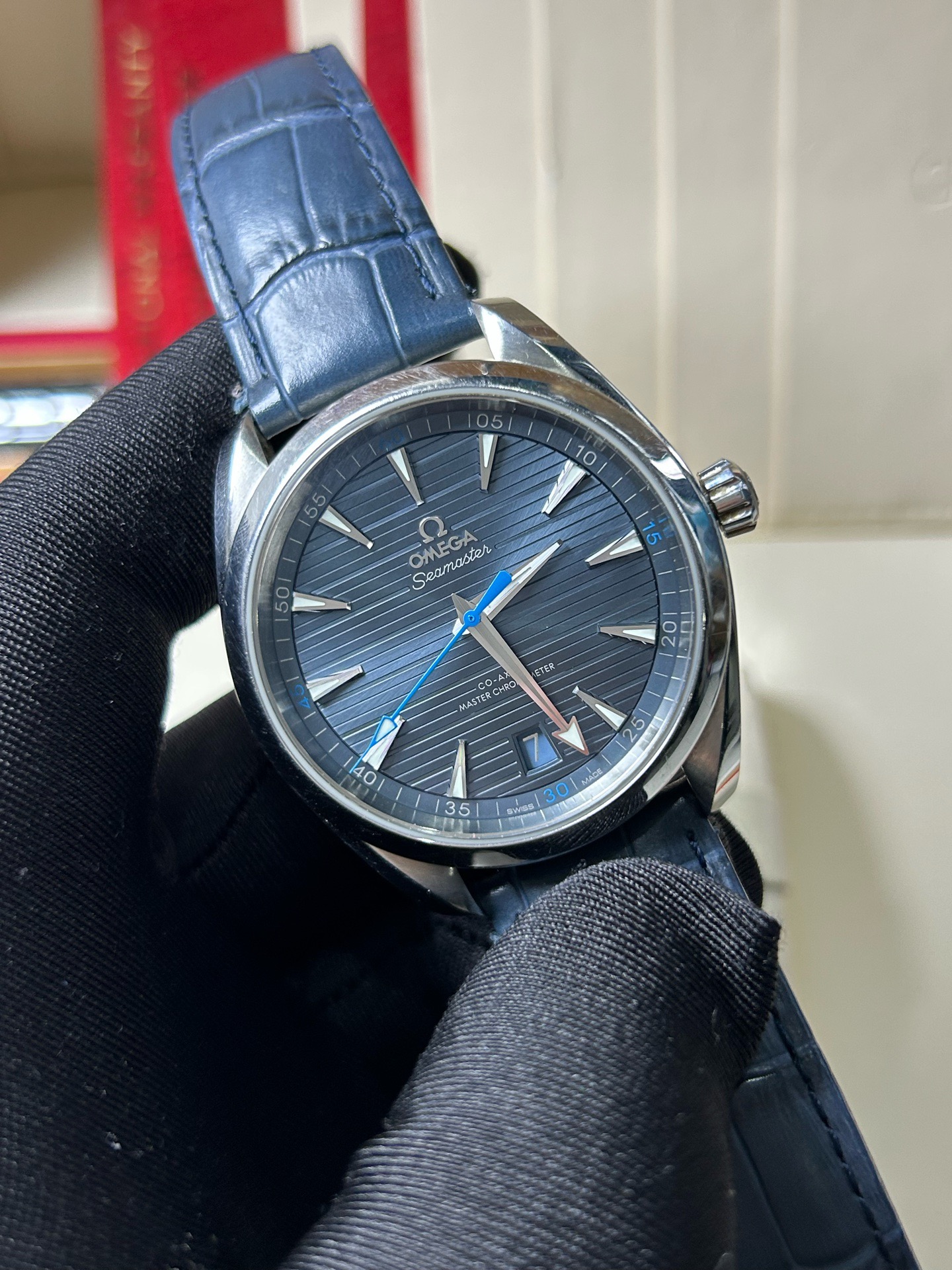 Omega 220.12.41.21.03.002 detail 1