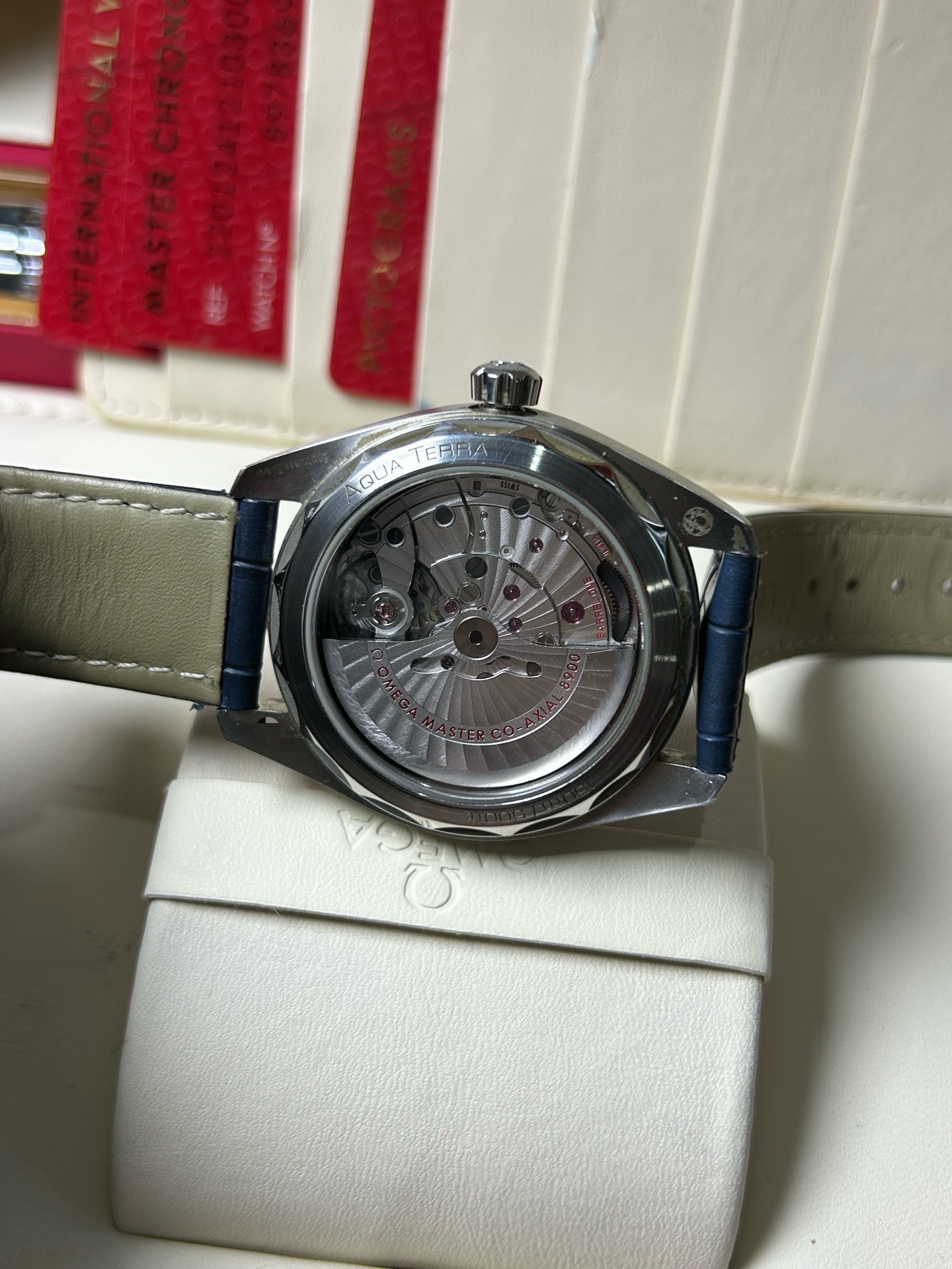 Omega 220.12.41.21.03.002 detail 4