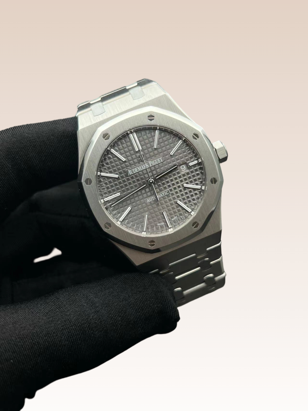 Audemars Piguet 15400ST detail 1