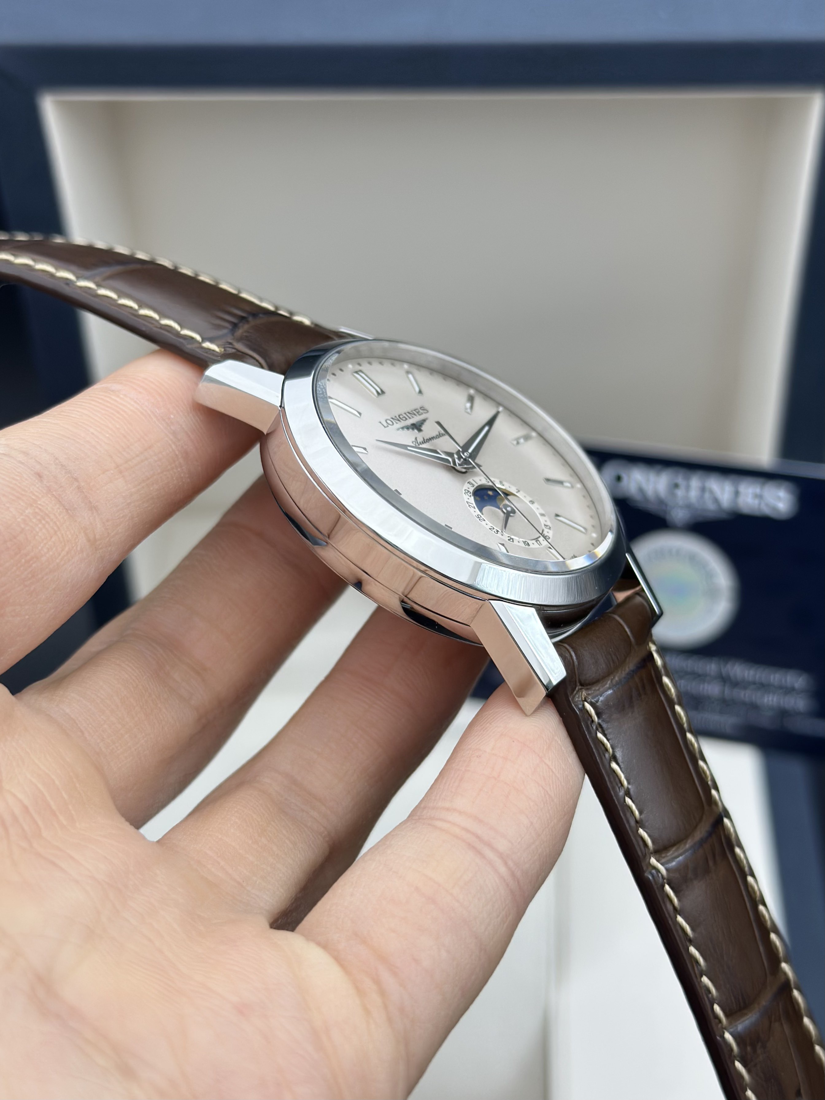 Longines L4.826.4.92.2 detail 2