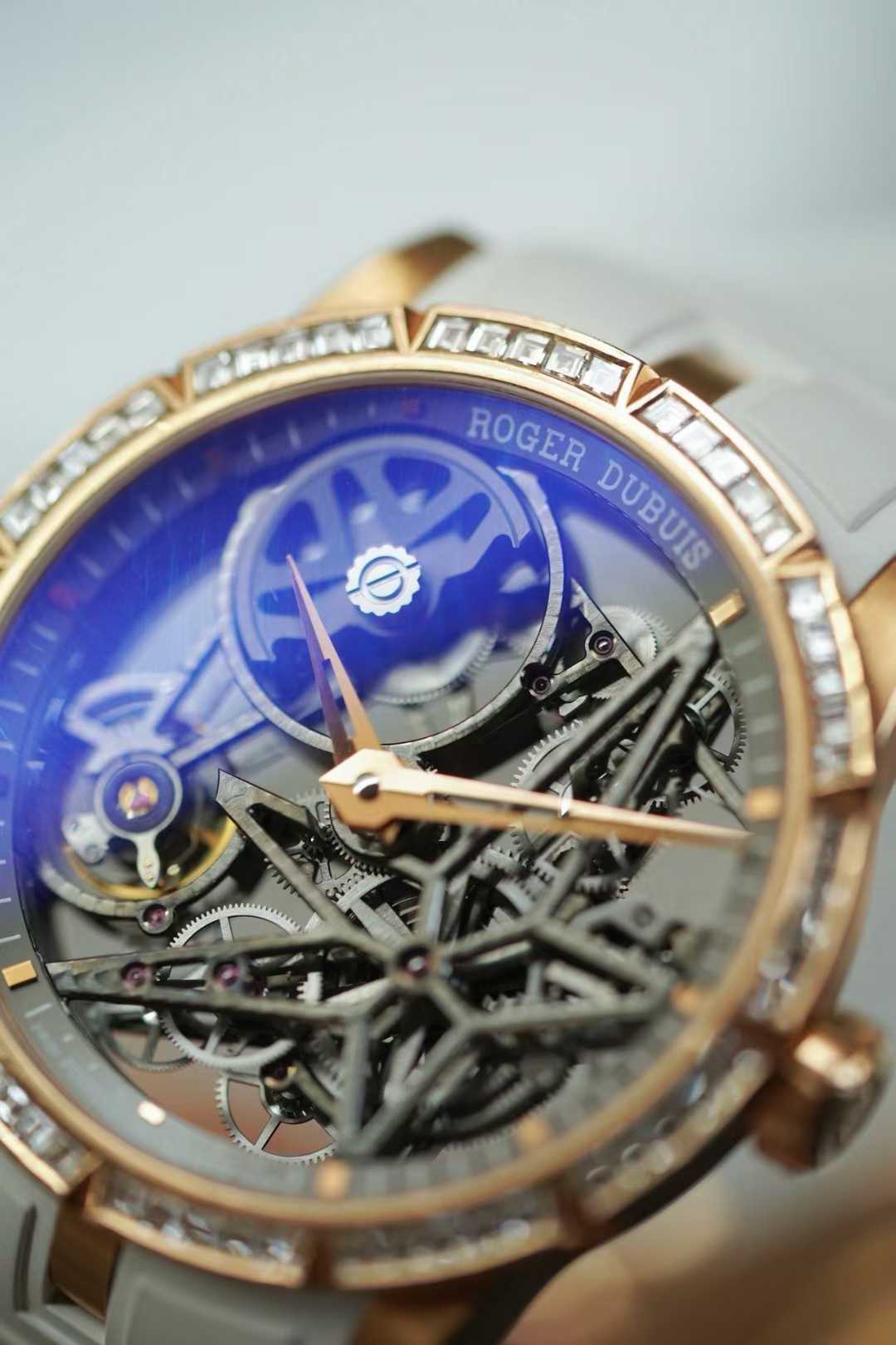 Roger Dubuis RDDBEX0423 detail 4