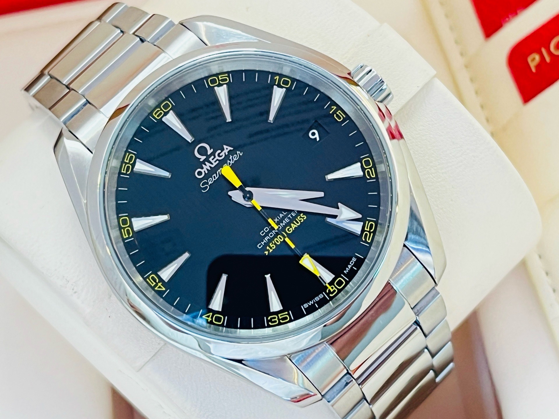 Omega 231.10.42.21.01.002 detail 3
