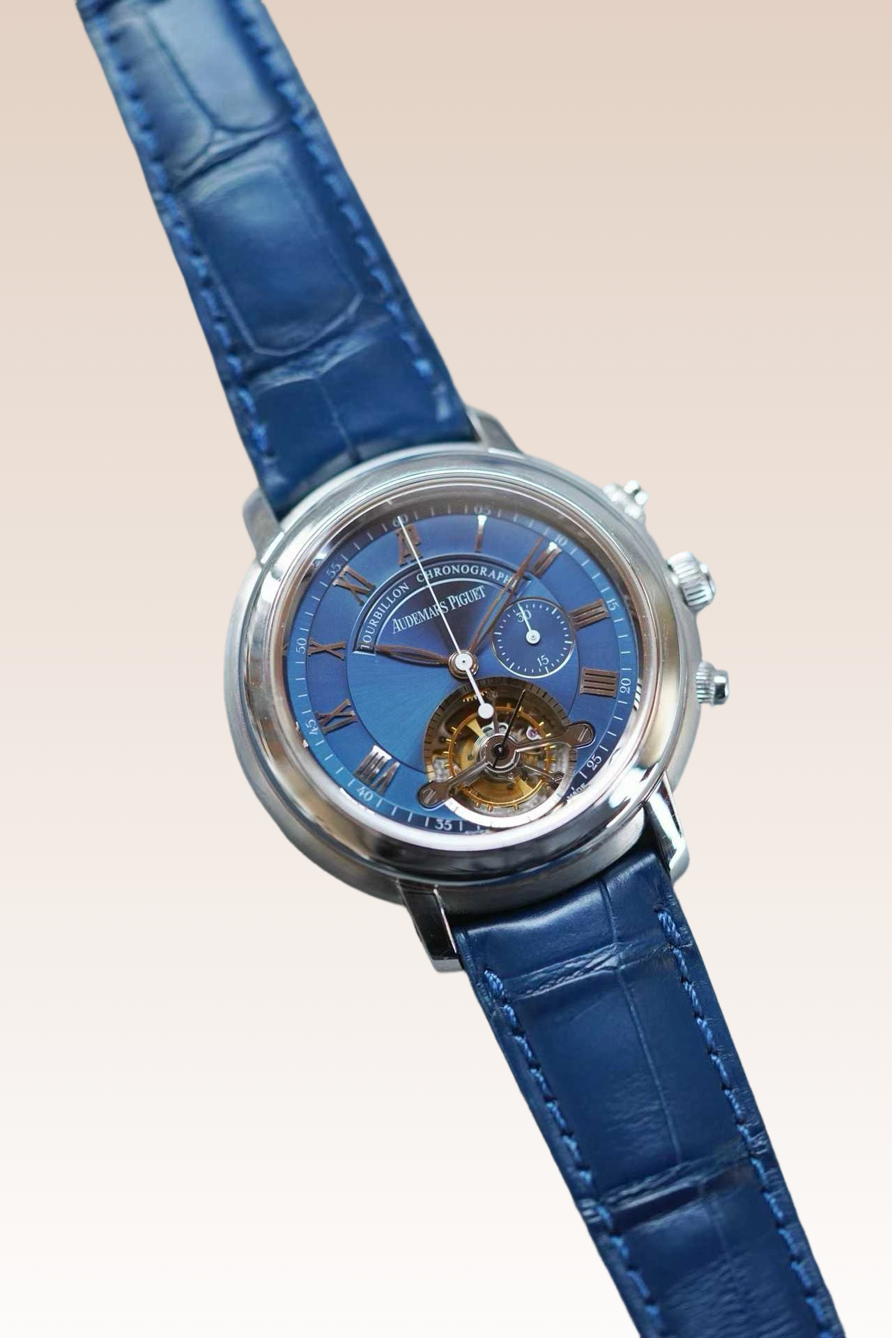 Audemars Piguet 25909BC detail 7