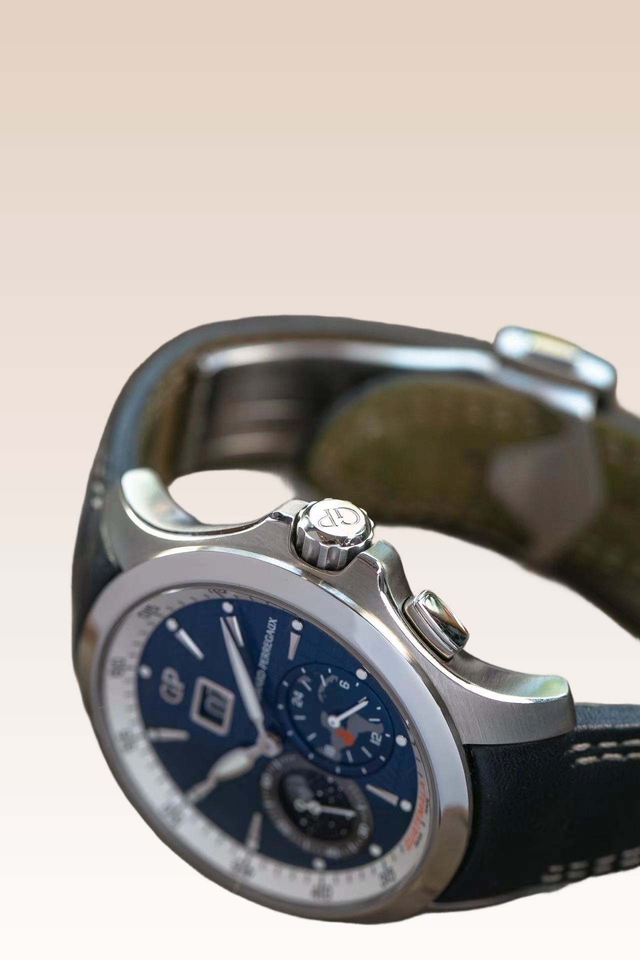 Girard Perregaux 49655-11-1528HB4A detail 7